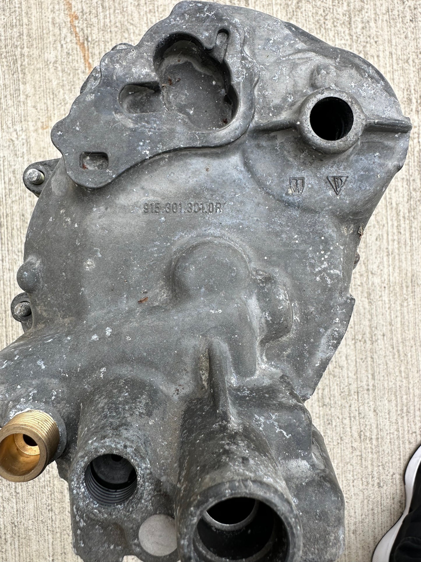 Genuine Porsche type 915.12 gearbox case and gear housing for 4-speed 1972 MY 911