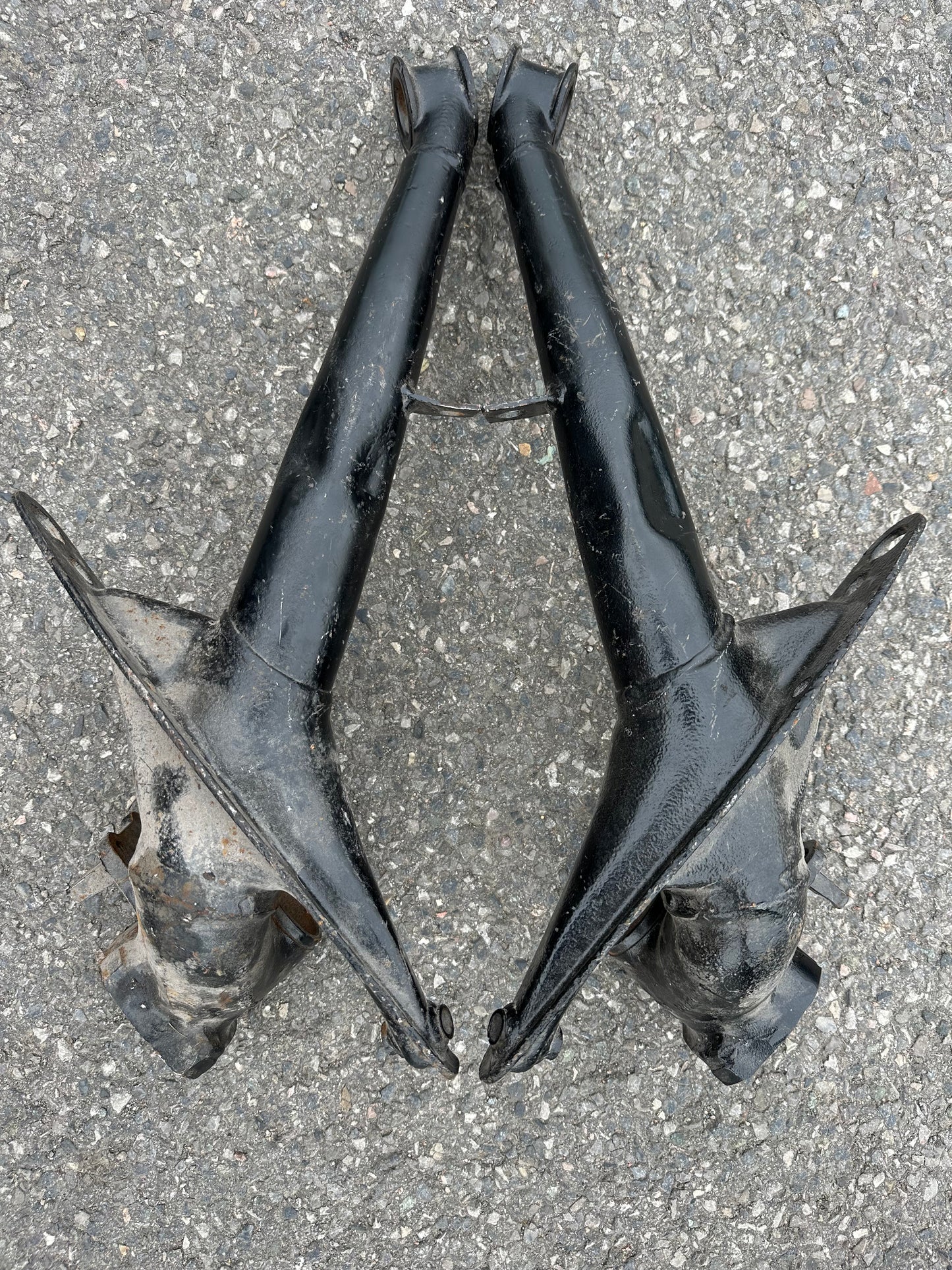 Pair of genuine Porsche trailing arms for 1965-68 911/912