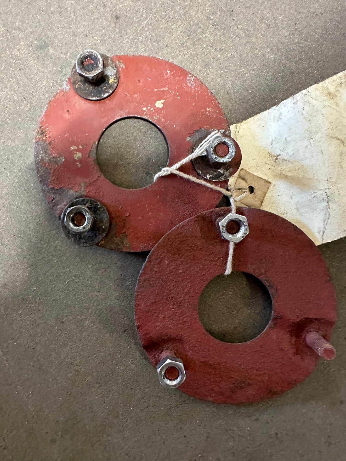 Pair securing plates for Cibié hood lamps