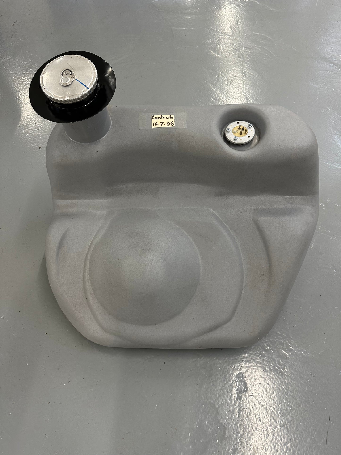 110l reproduction fuel tank with genuine Porsche 100l fuel sender, repro alu fuel cap & 'dog bowl' tank inlet