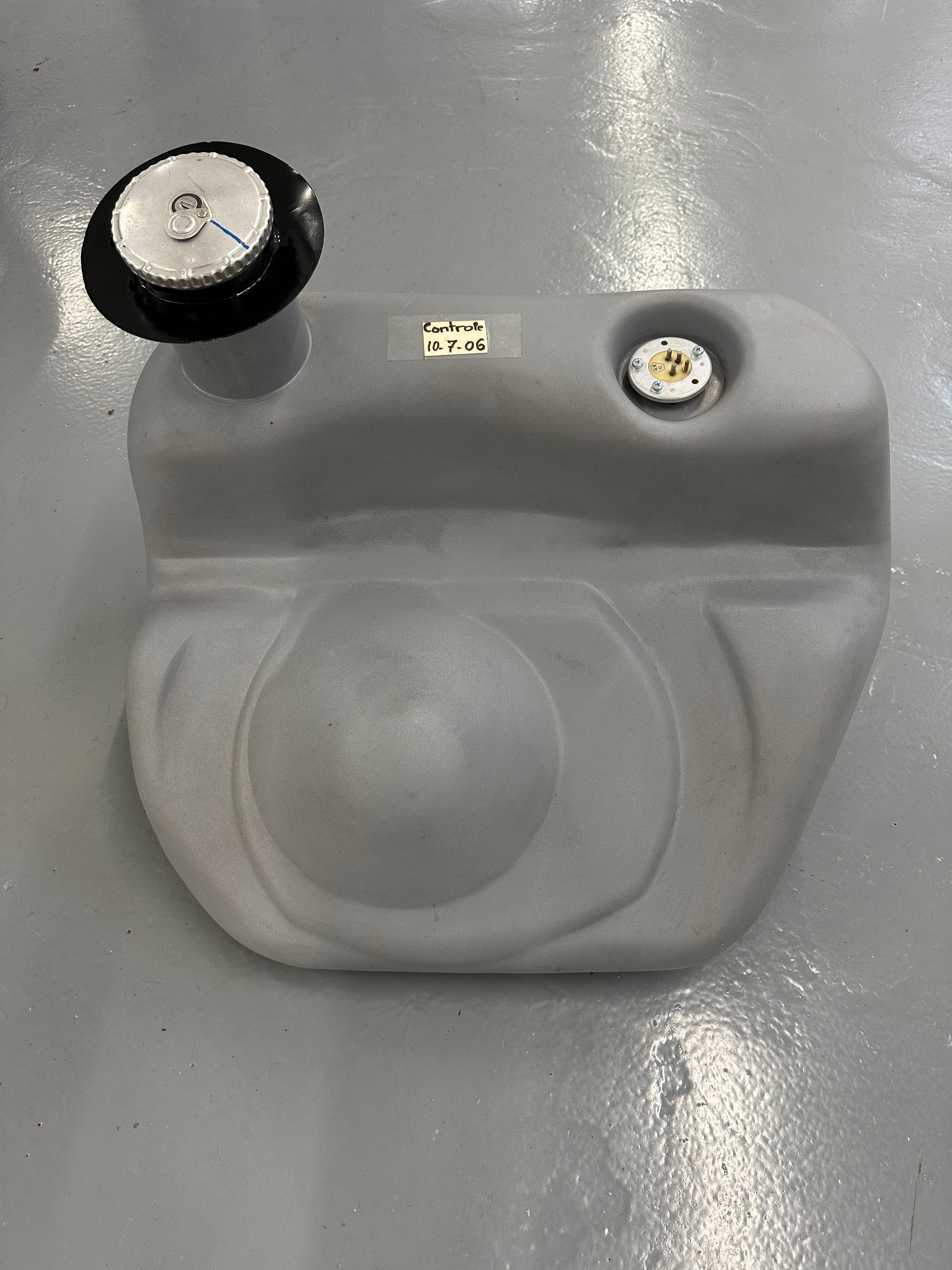 110l reproduction fuel tank with genuine Porsche 100l fuel sender, repro alu fuel cap & 'dog bowl' tank inlet