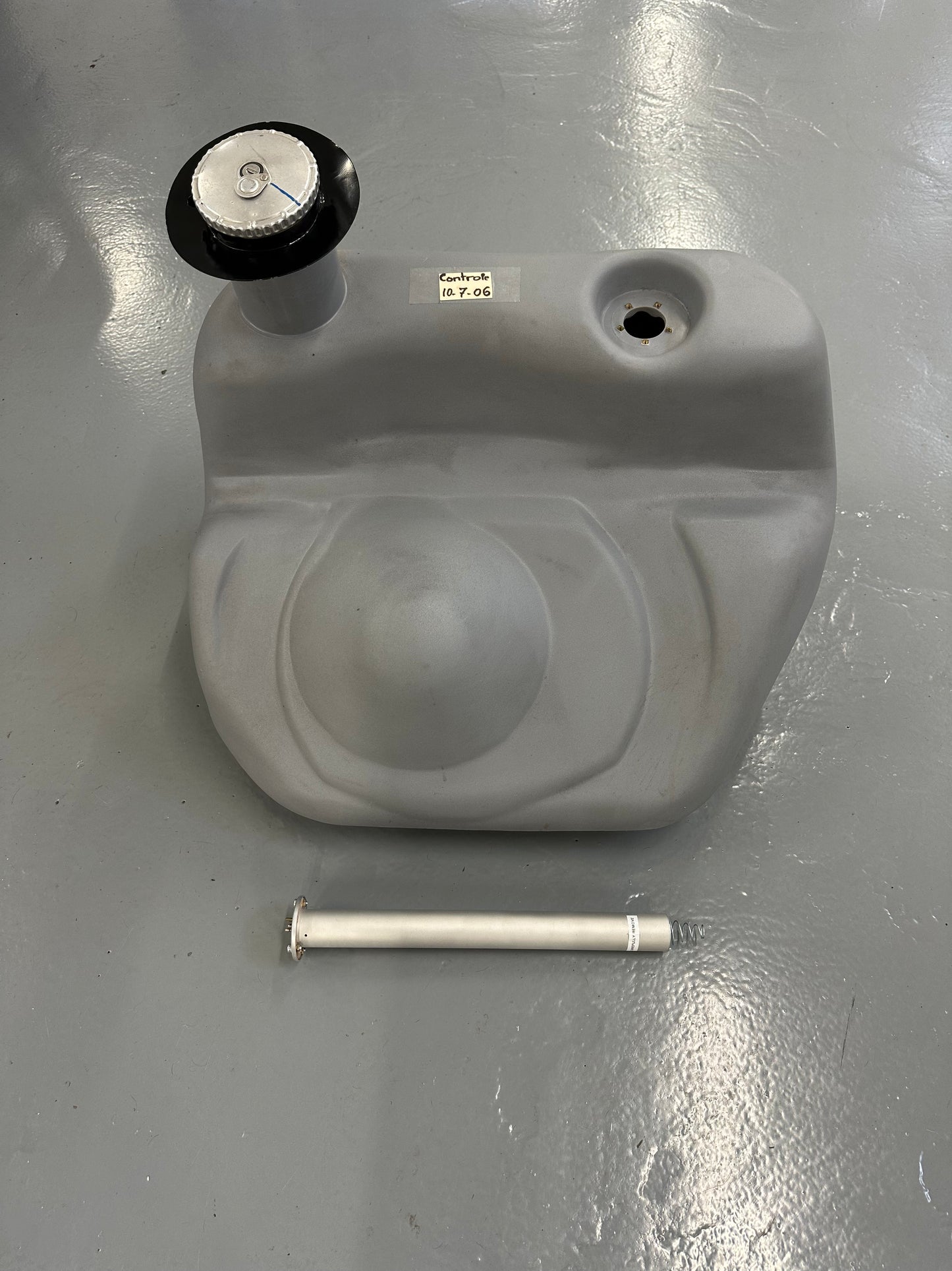 110l reproduction fuel tank with genuine Porsche 100l fuel sender, repro alu fuel cap & 'dog bowl' tank inlet