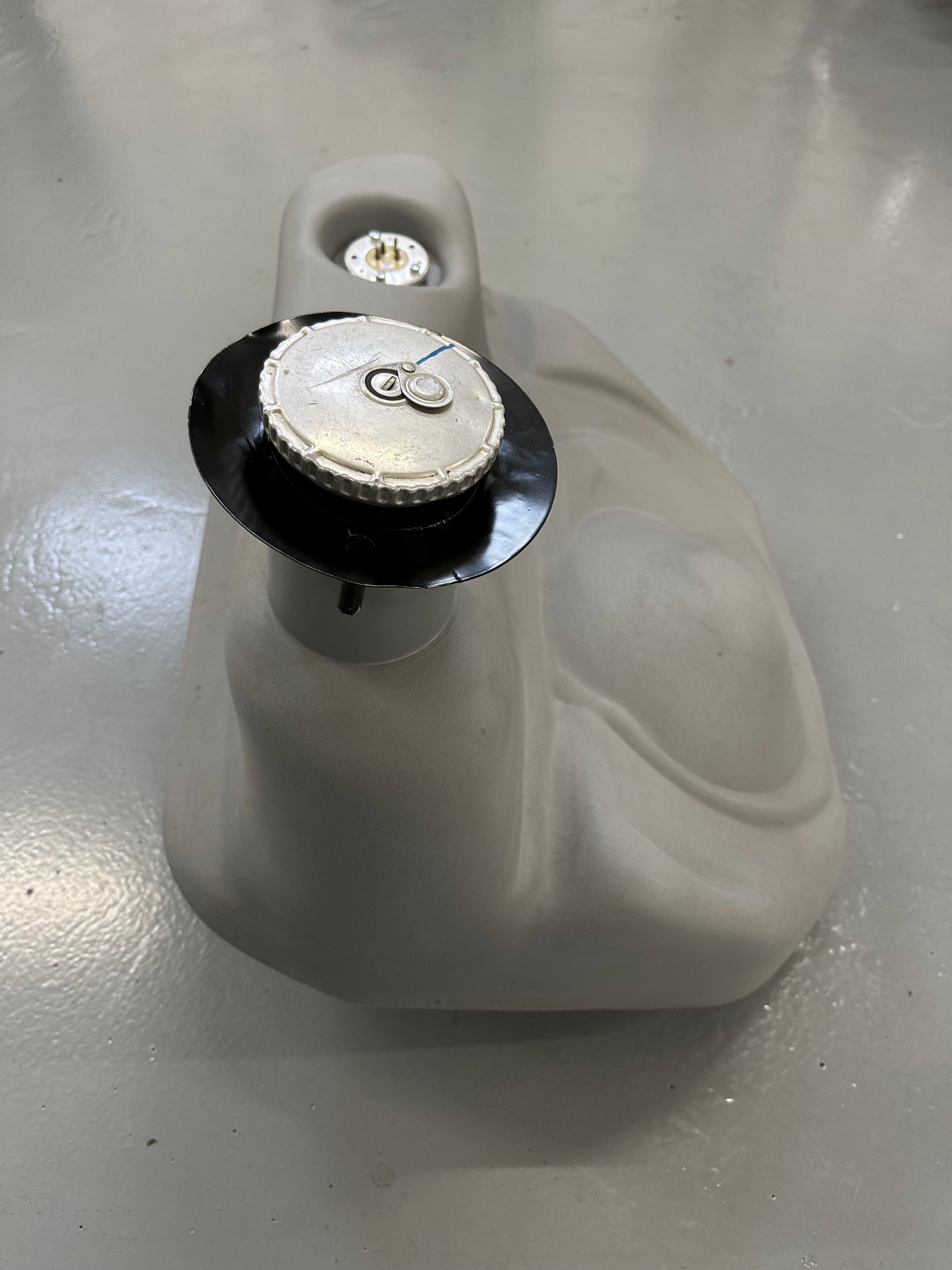 110l reproduction fuel tank with genuine Porsche 100l fuel sender, repro alu fuel cap & 'dog bowl' tank inlet