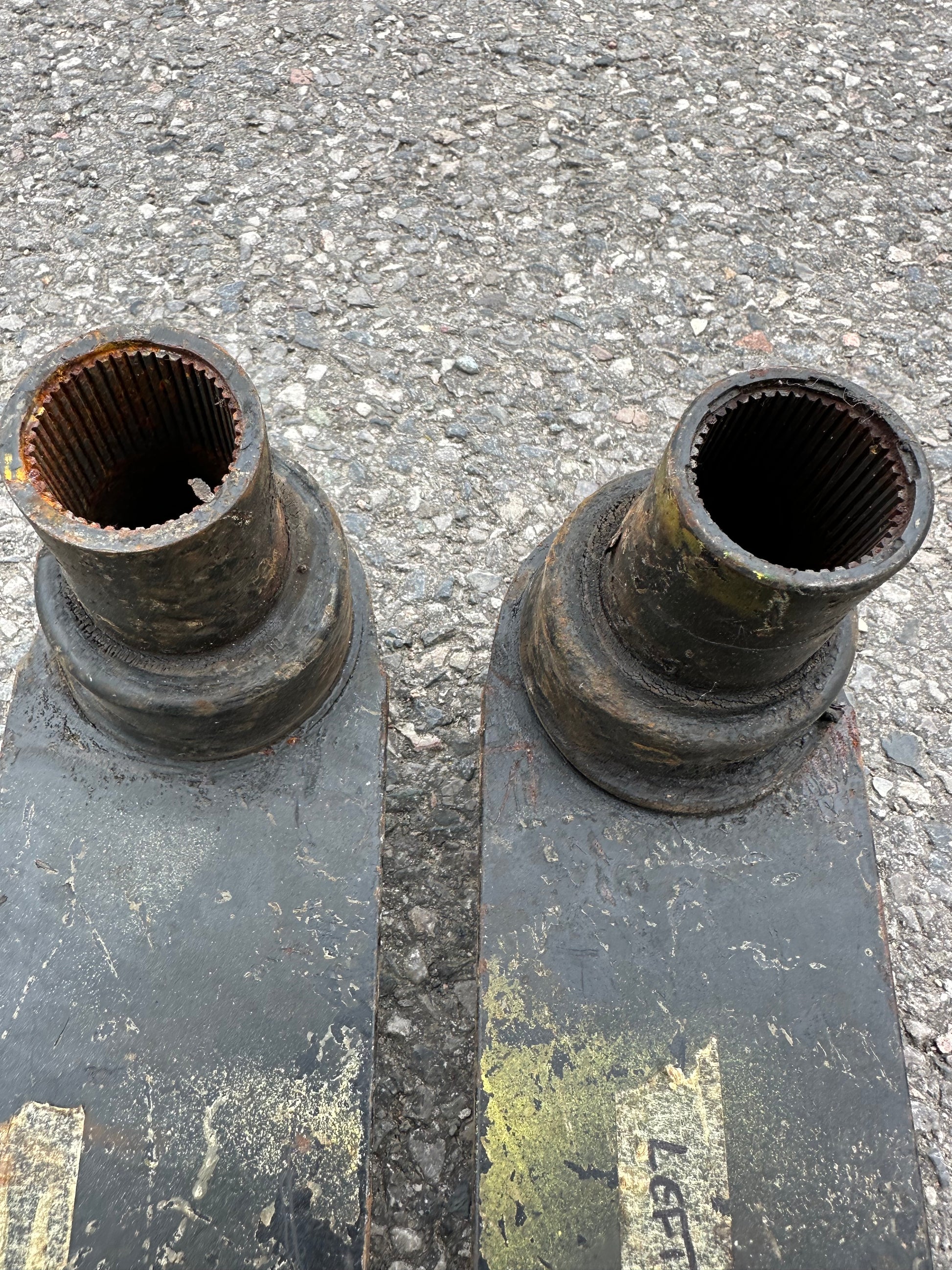 Pair of genuine Porsche spring plates