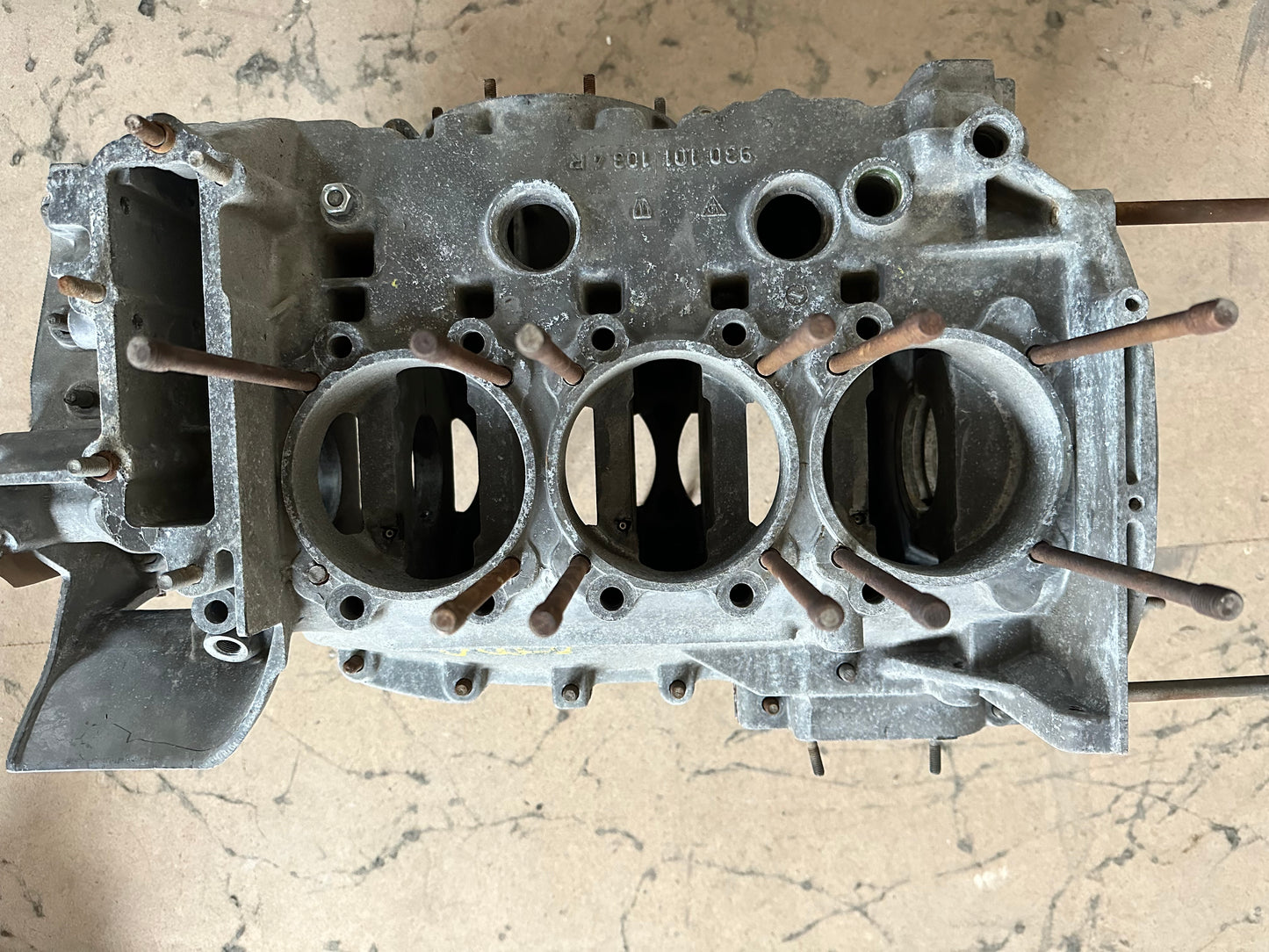 Pair of Porsche type 930/64 crankcases for 911 G-model 3.3l turbo (1979 MY / USA)