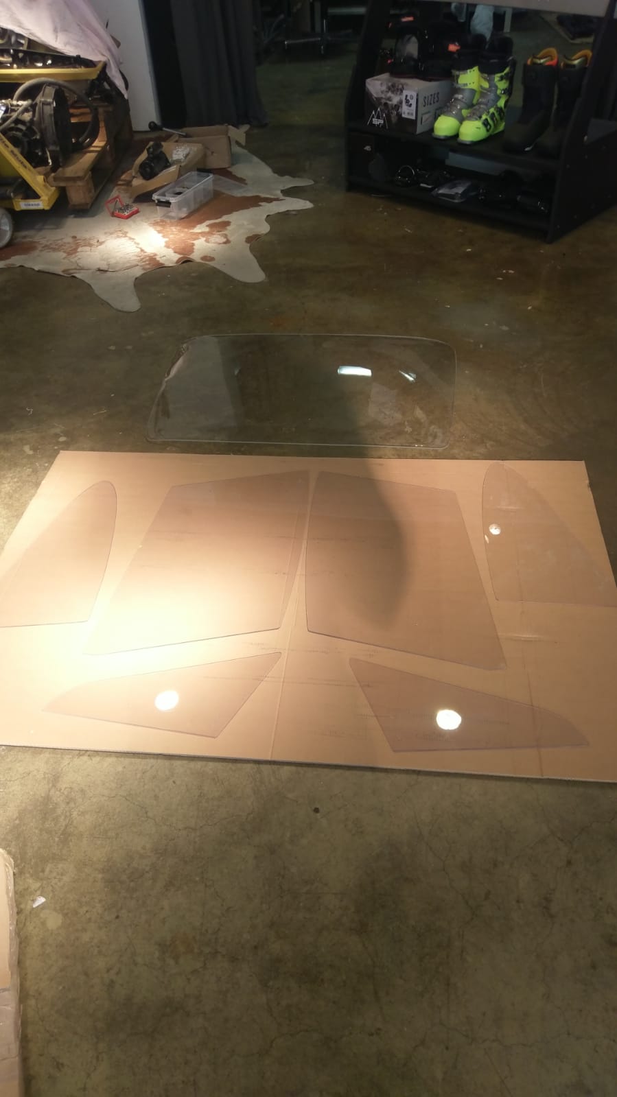 Complete NOS set of Plexiglas 233 windows for Porsche 911 (1965-1989)