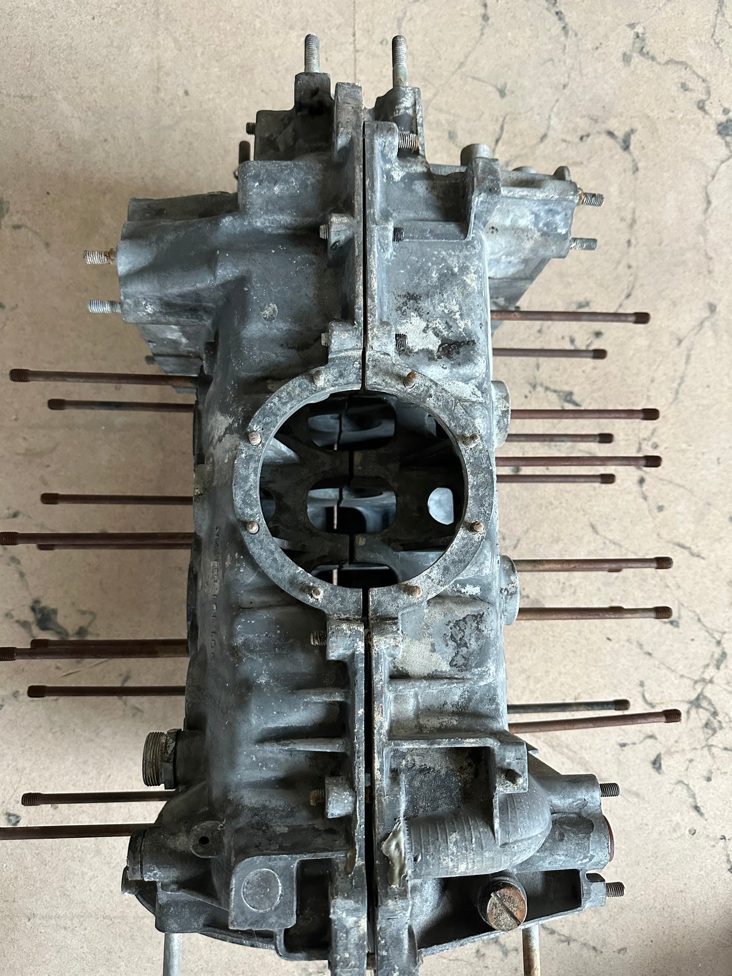 Pair of Porsche type 911/84 crankcases for 911 G-model 2.7l S (1976 MY / California)