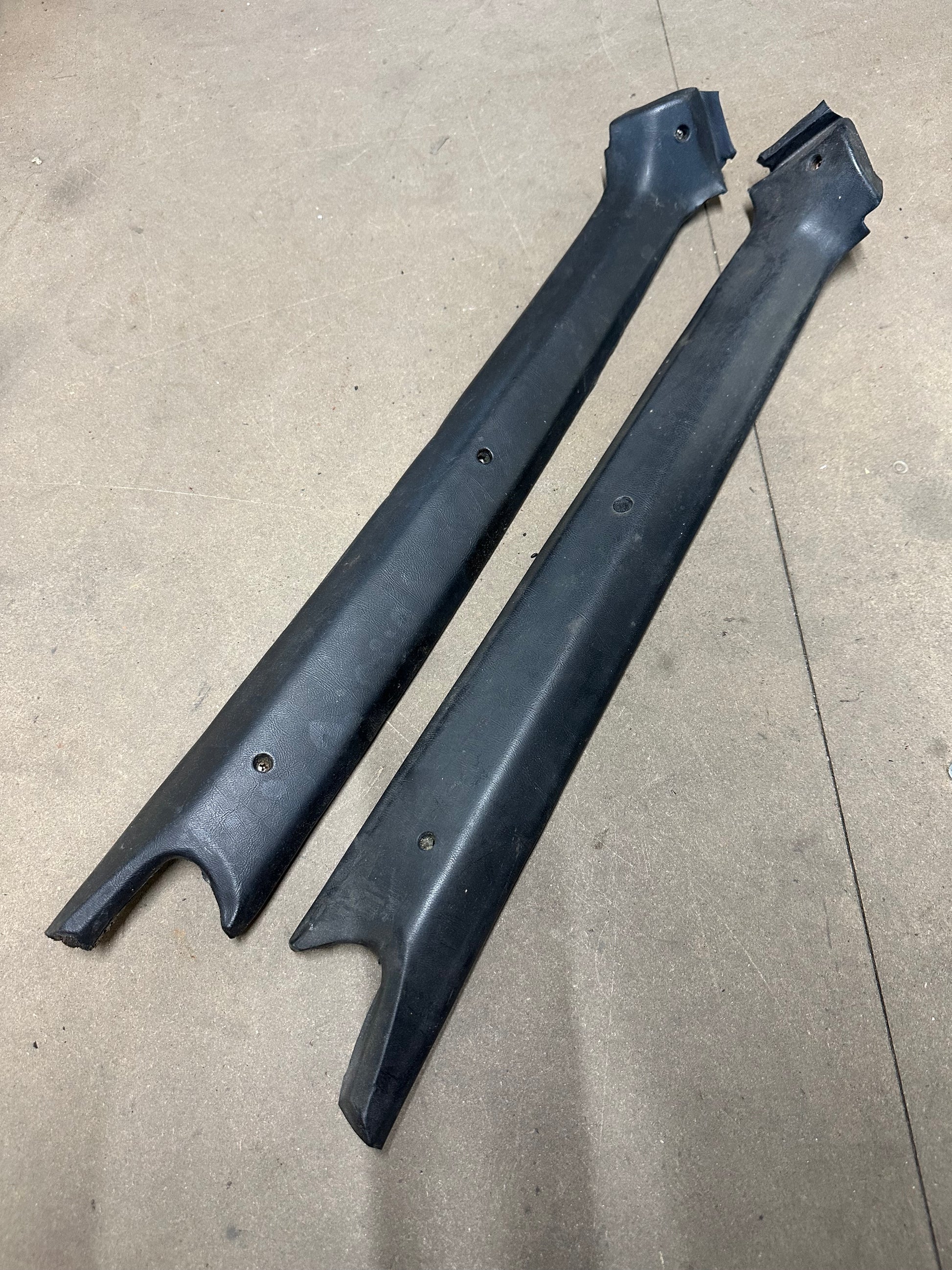 A-pillar trim cover set for Porsche 914 1970-76, p/n 914.555.013.12 (L) p/n 914.555.014.12 (R)