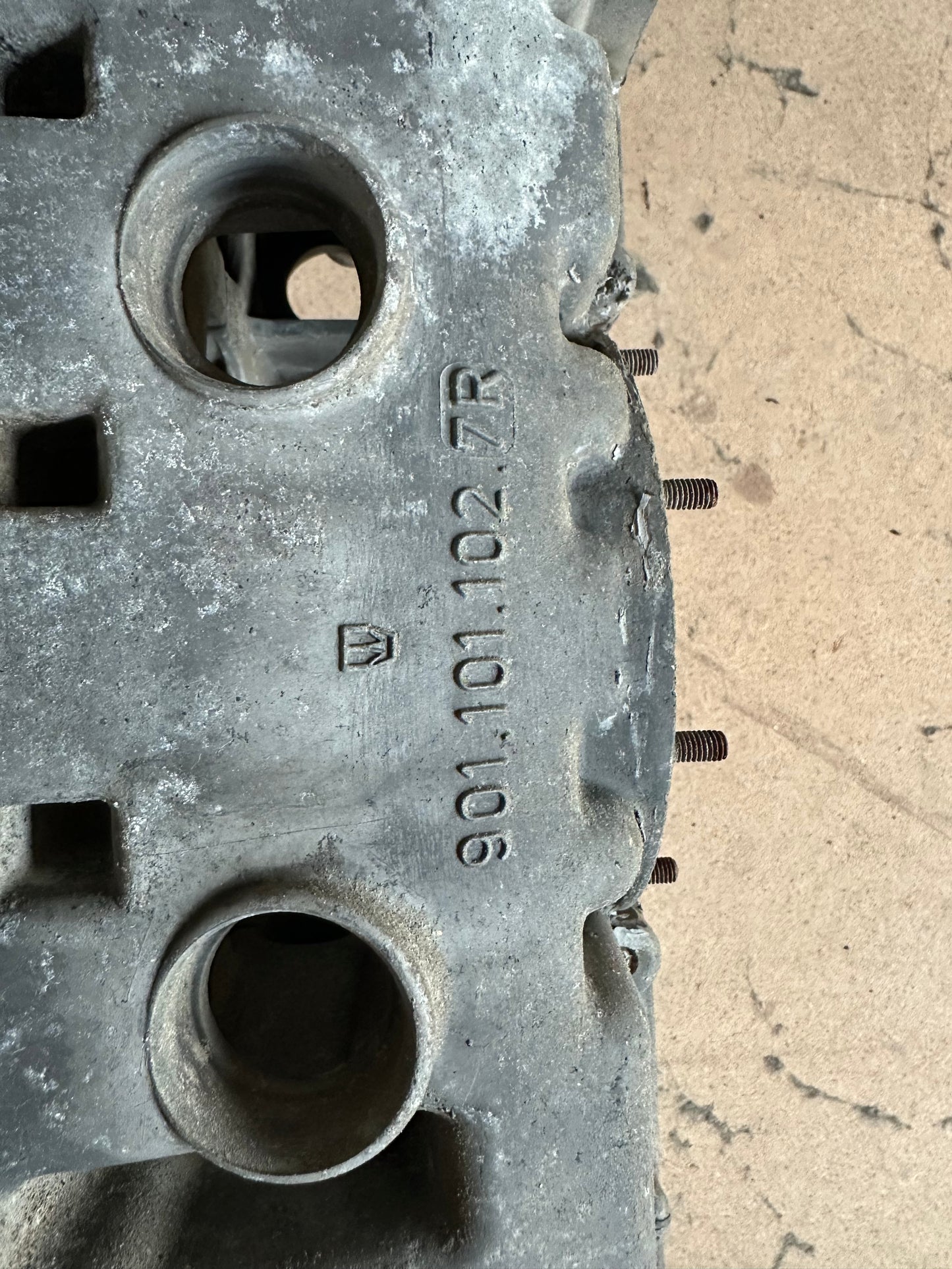 Pair of Porsche type 911/41 crankcases for 911 G-model 2.7l (1975 MY / CIS)