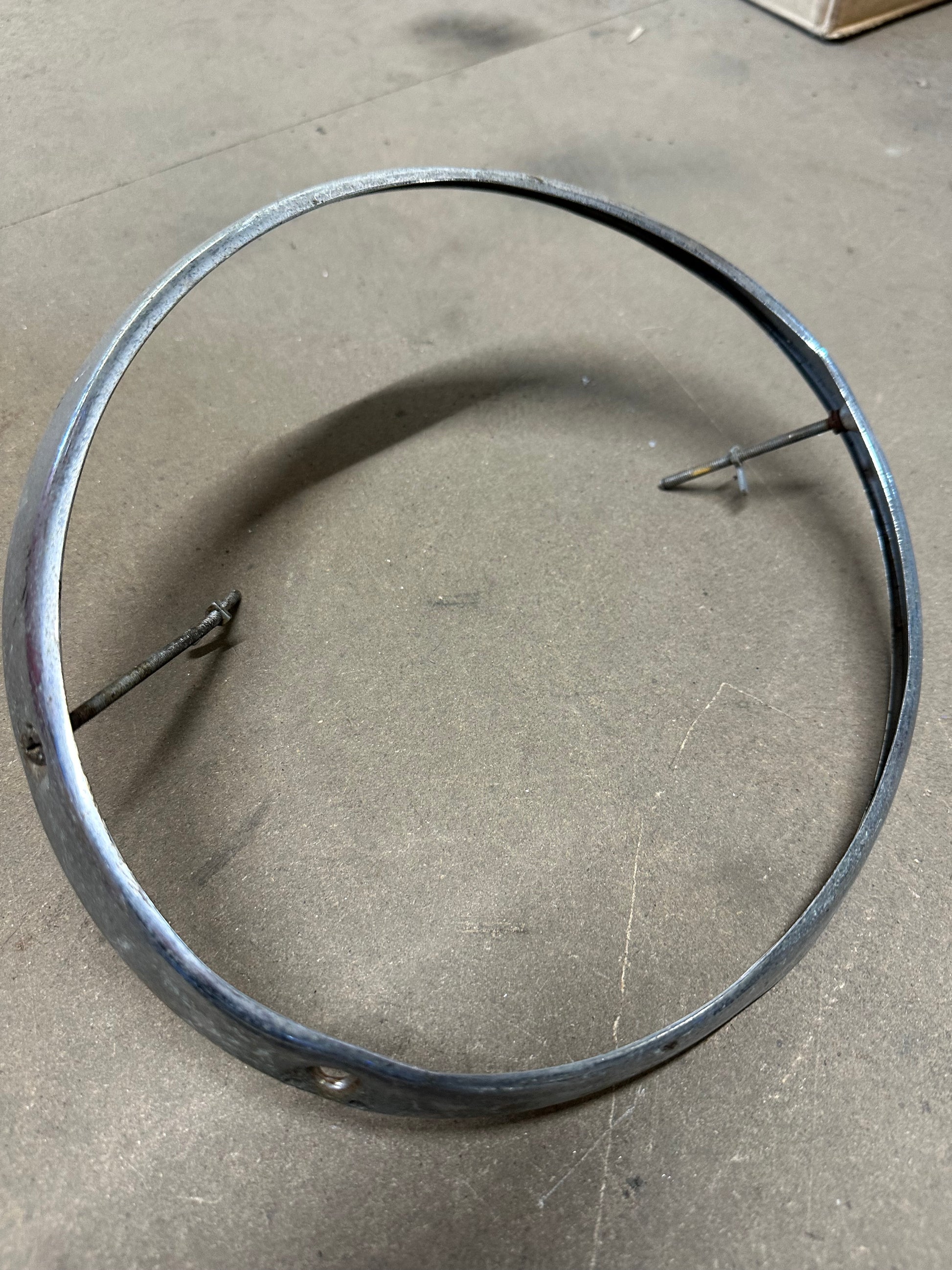 Chrome headlight ring for 911/912