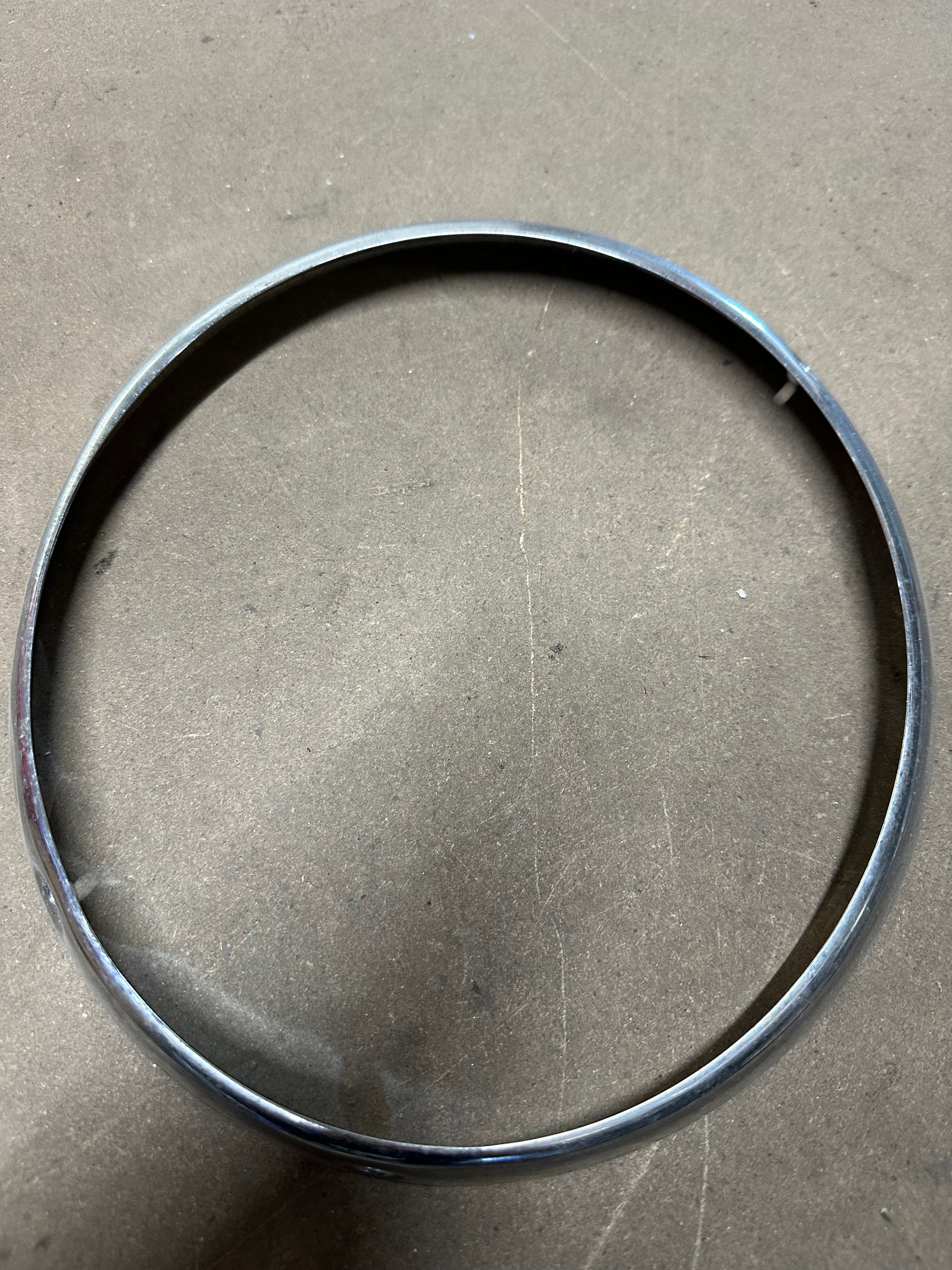 Chrome headlight ring for 911/912