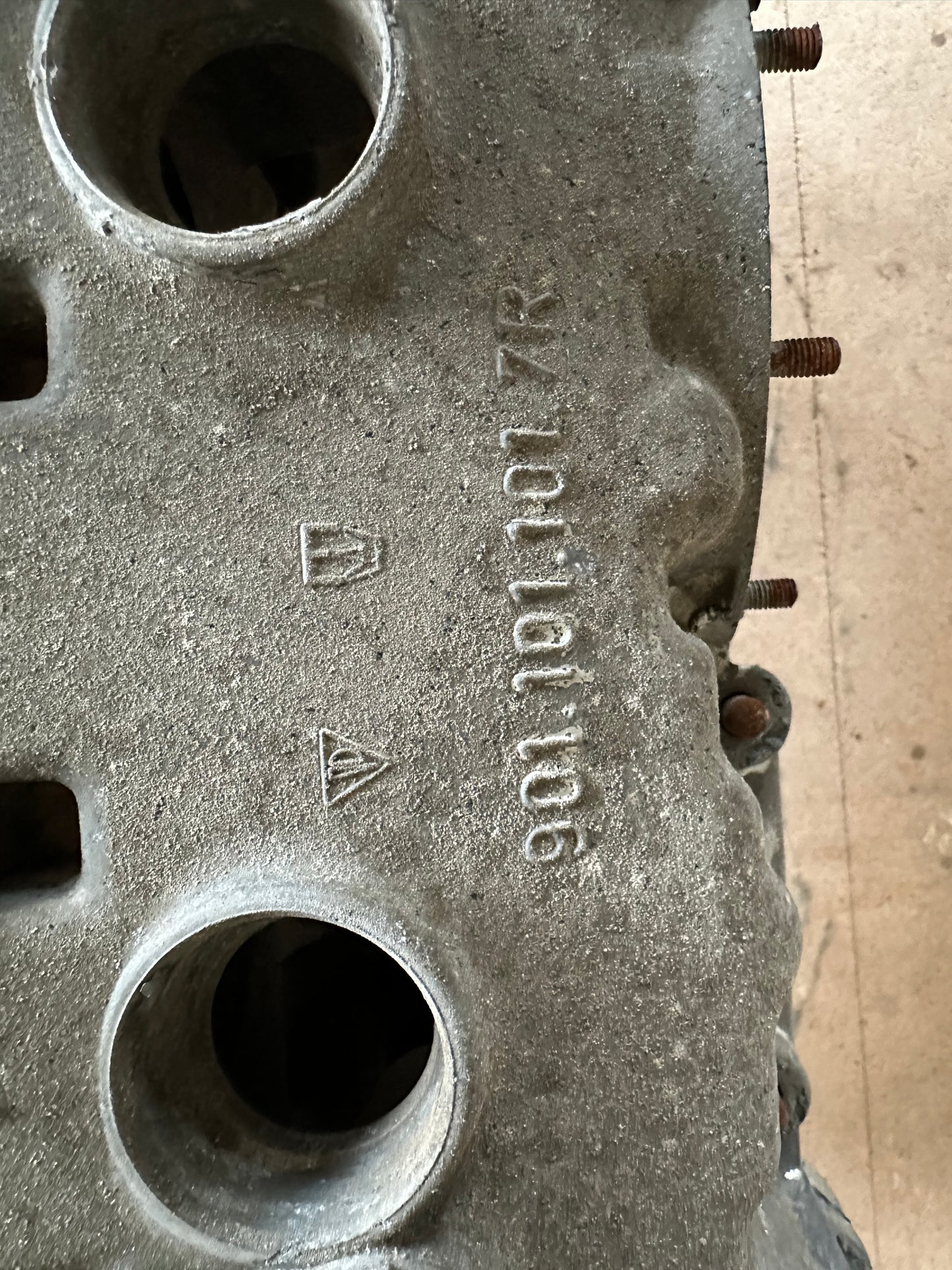 Pair of Porsche type 911/41 crankcases for 911 G-model 2.7l (1975 MY / CIS)