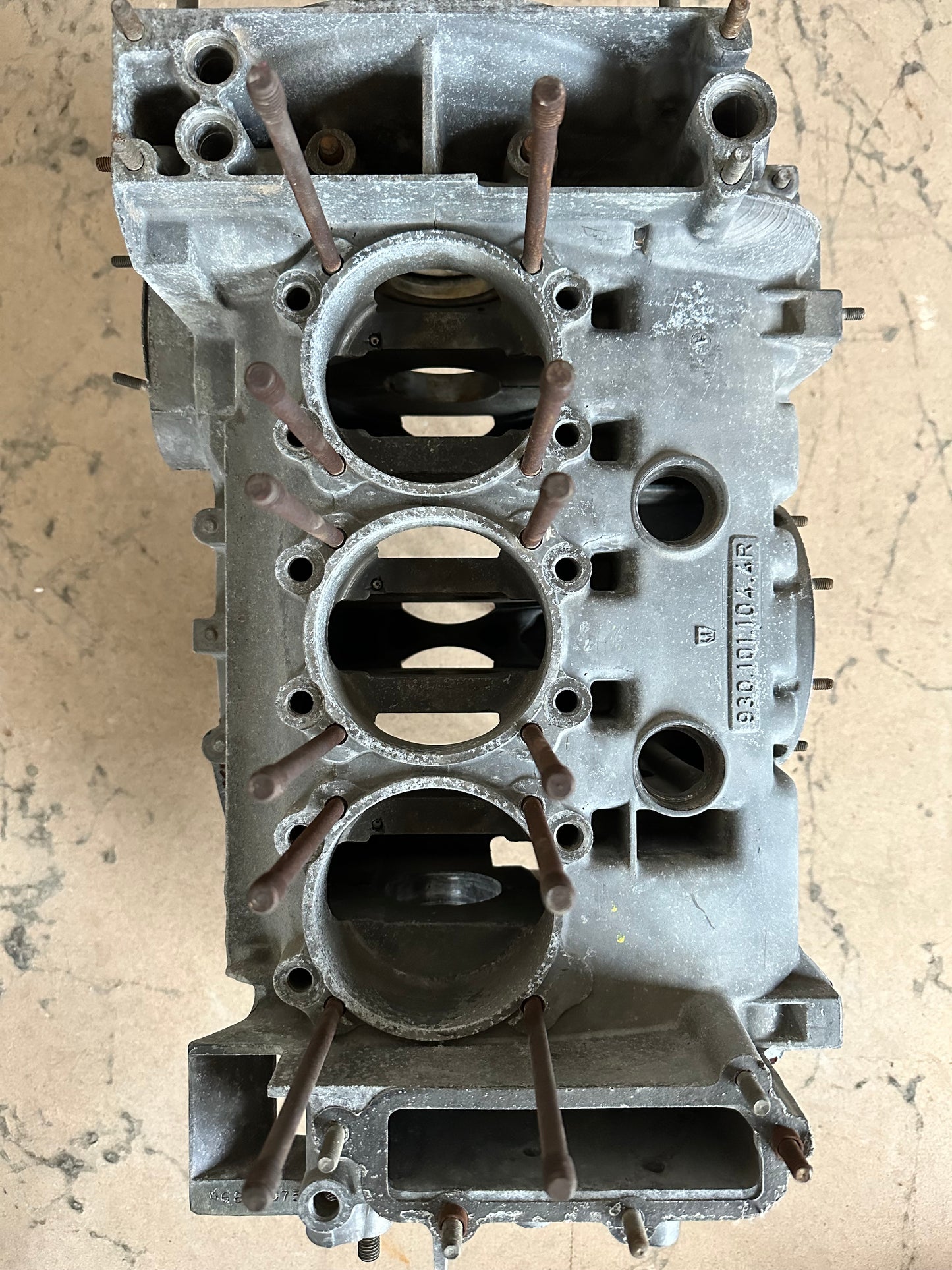 Pair of Porsche type 930/64 crankcases for 911 G-model 3.3l turbo (1979 MY / USA)