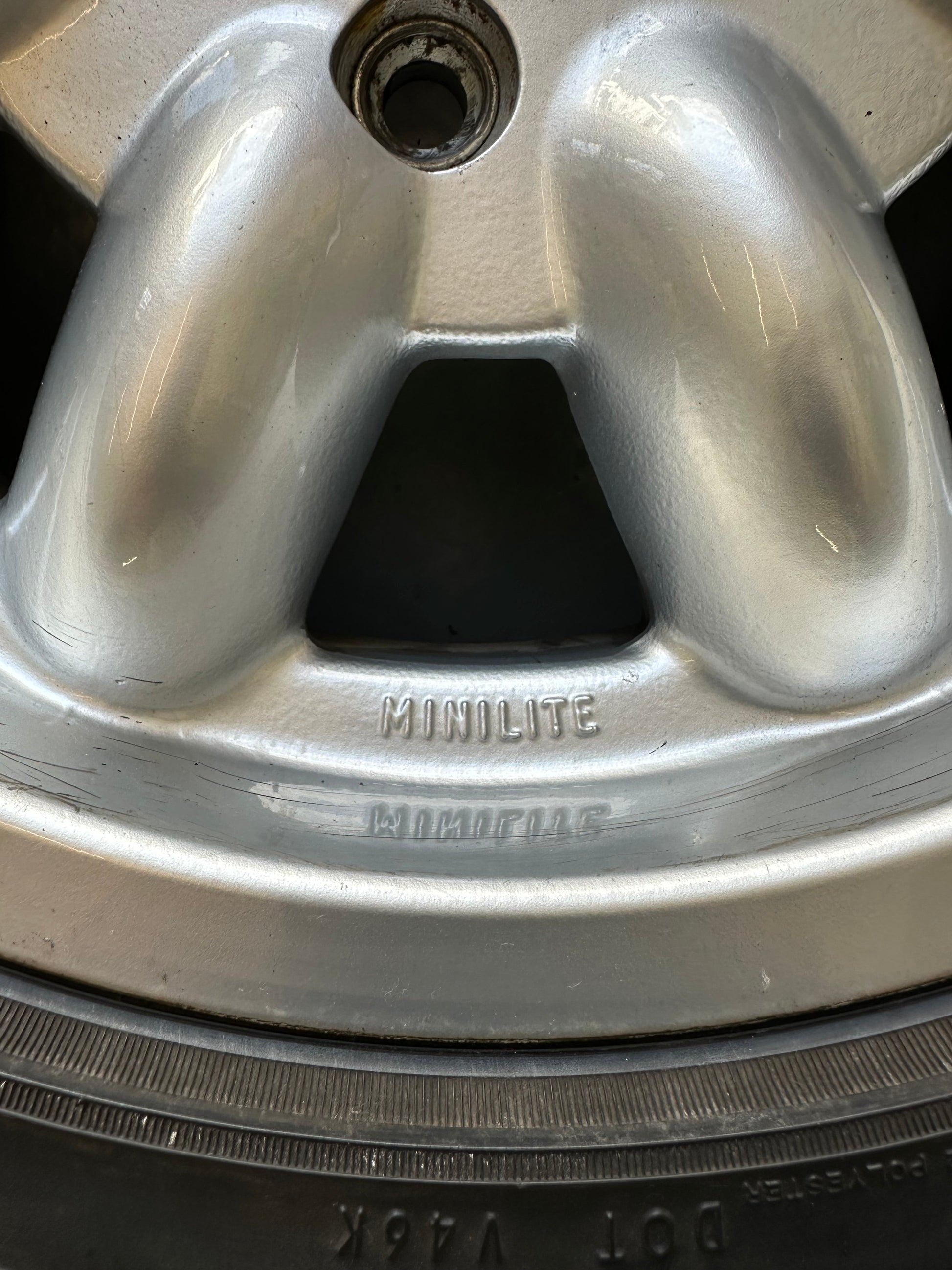 Genuine Minilite 6J x 15” alloy rim with Dunlop Direnza 195/50 R15 tyre