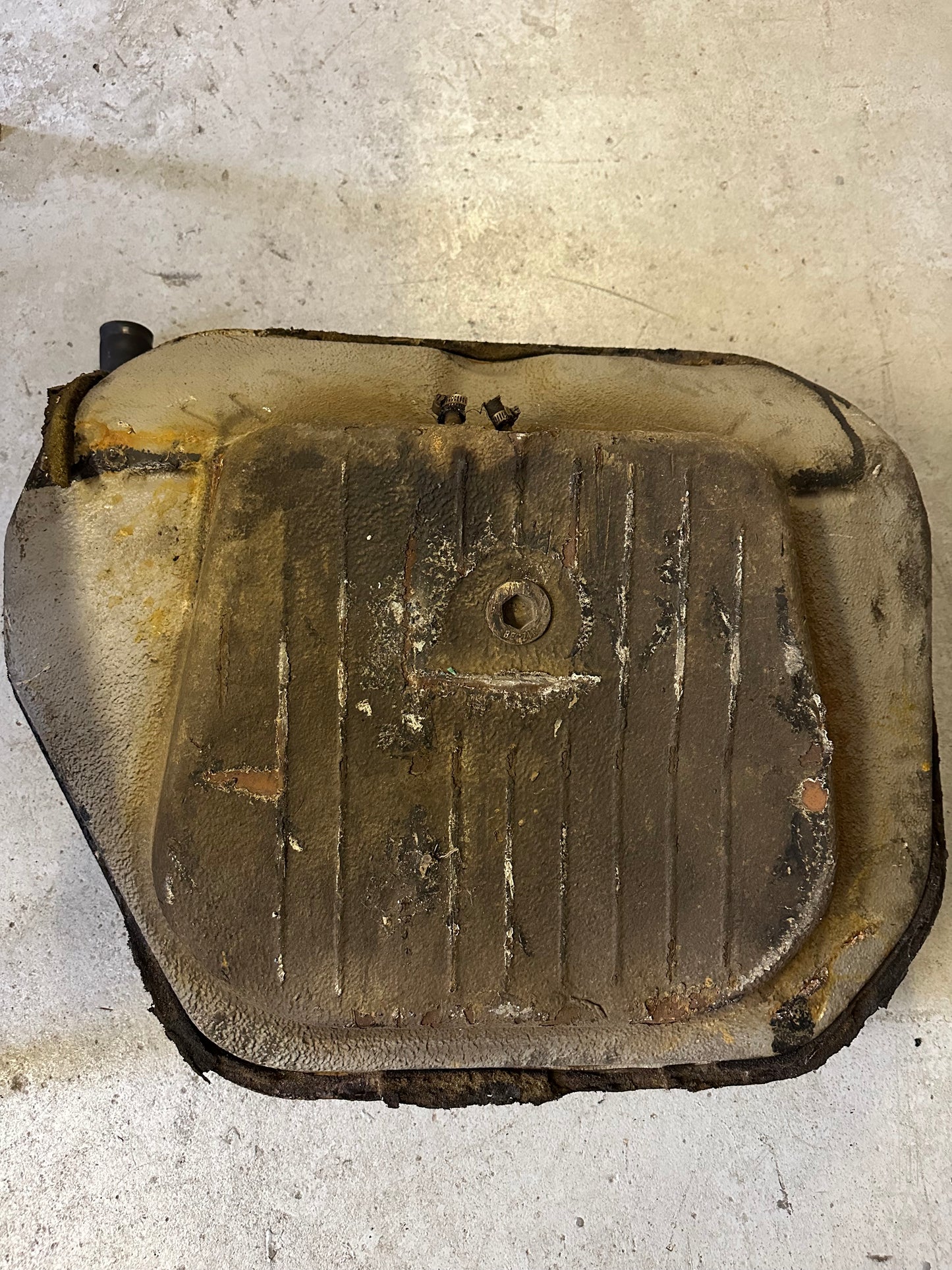 Genuine Porsche 62l fuel tank for 911 F- & G-model (1965 - 1989)