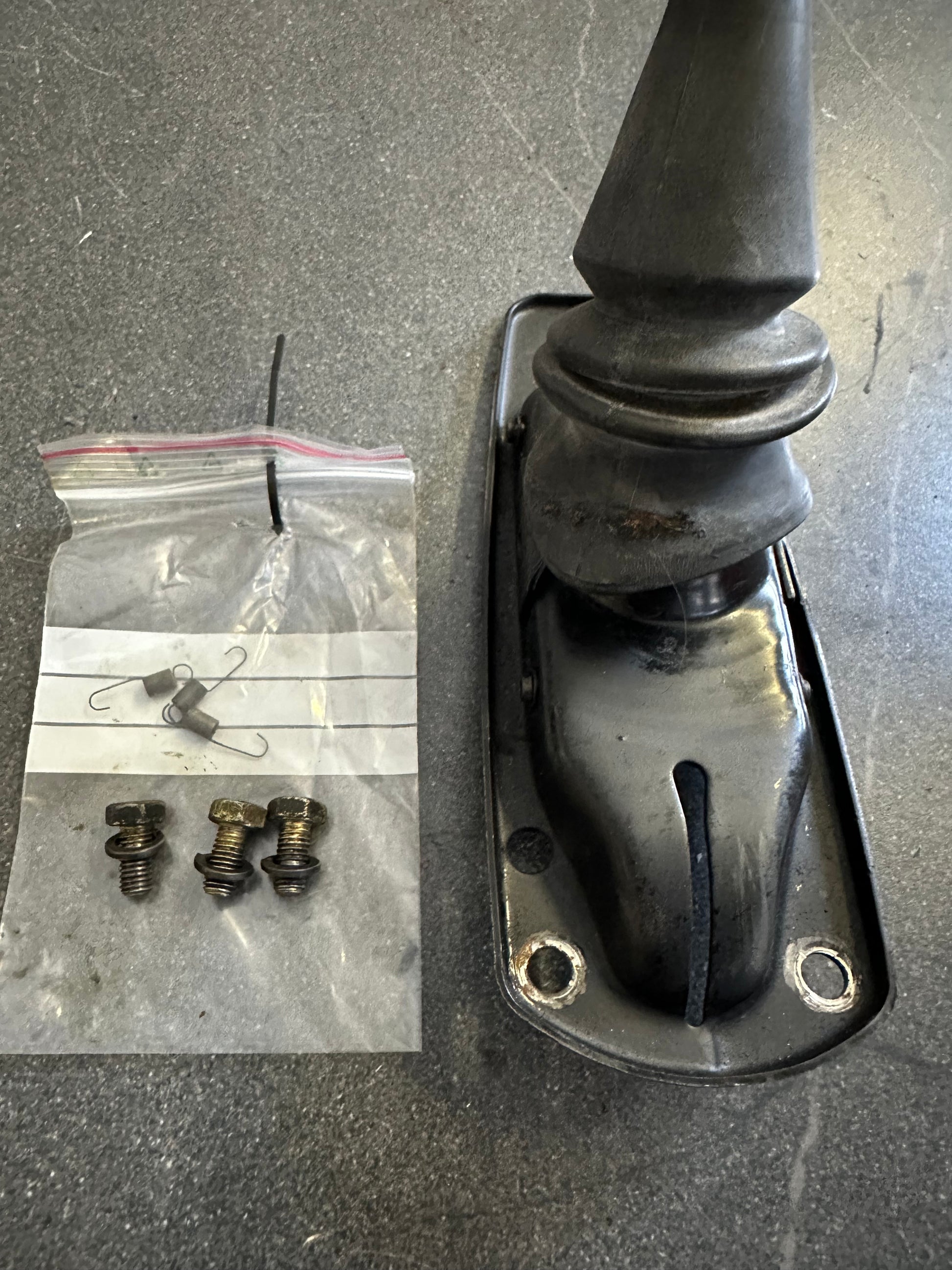 Genuine Porsche 901/915 shifter for 911 F-model (1971-72)