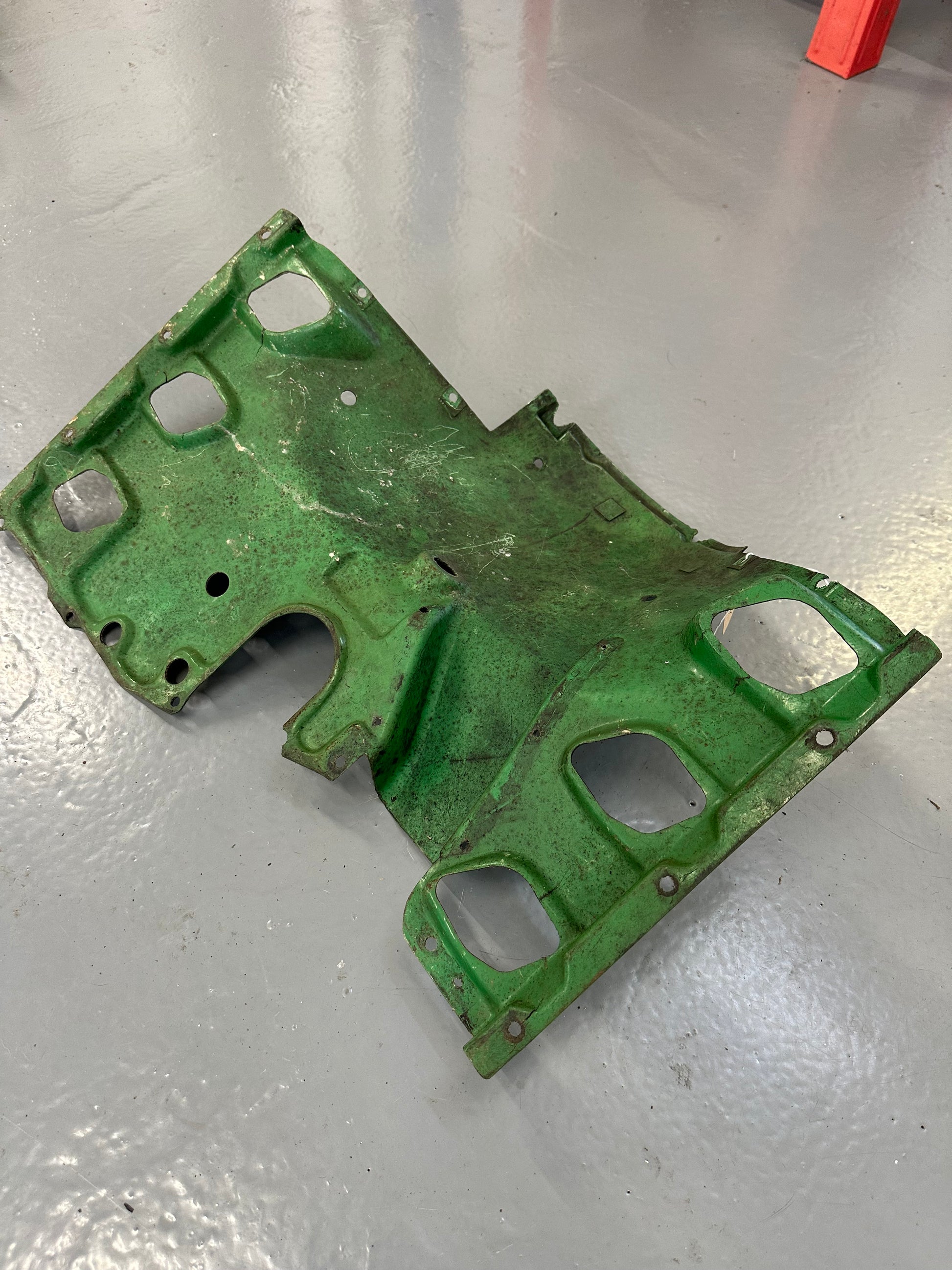 Genuine Porsche engine shroud for 911E F-model (1970-71)