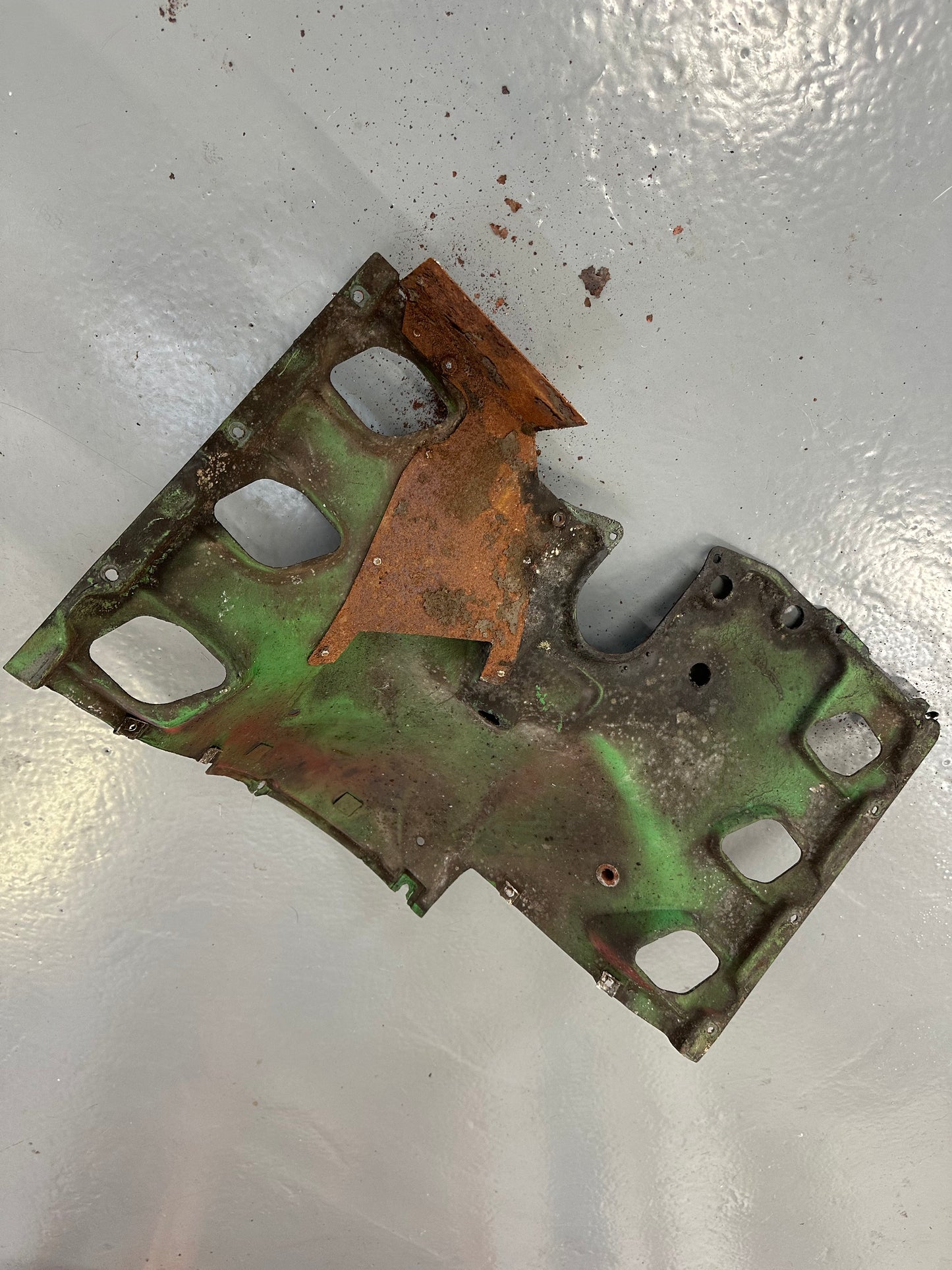 Genuine Porsche engine shroud for 911E F-model (1970-71)