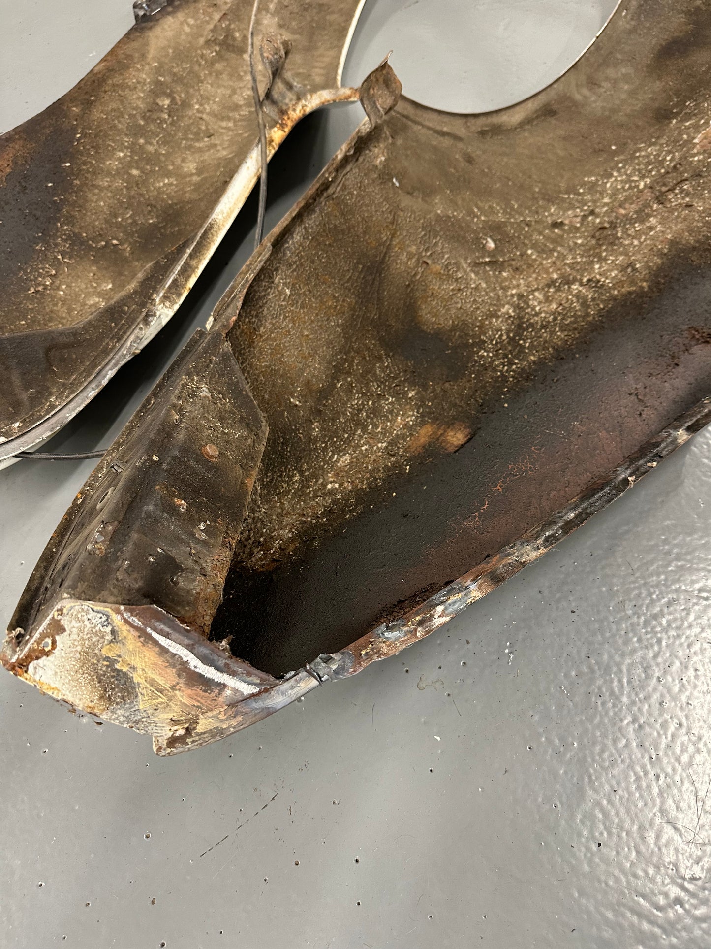 Genuine Porsche rear quarter panels (L&R) for 911/912 F-model (1965-69) - lower part