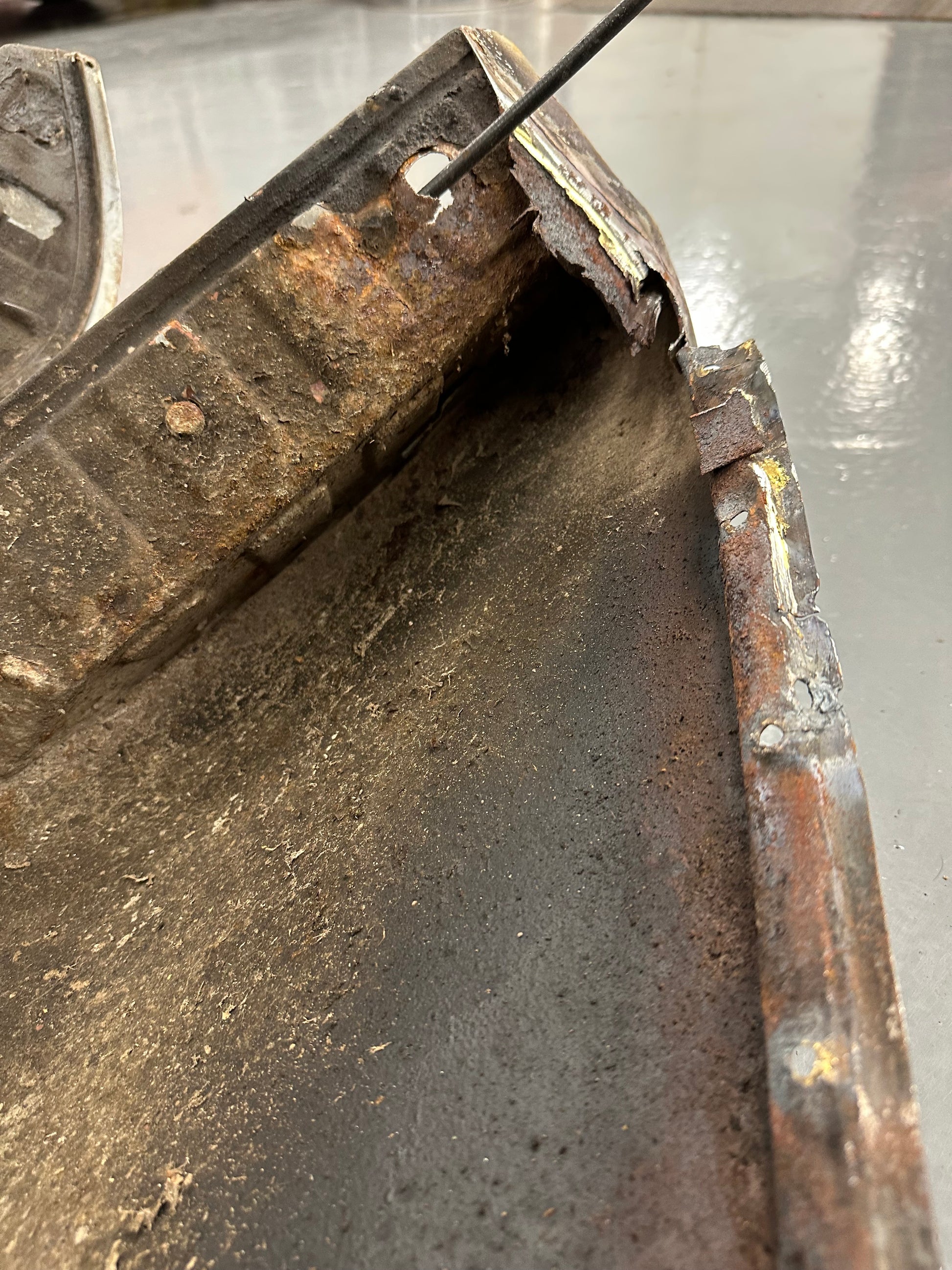 Genuine Porsche rear quarter panels (L&R) for 911/912 F-model (1965-69) - lower part