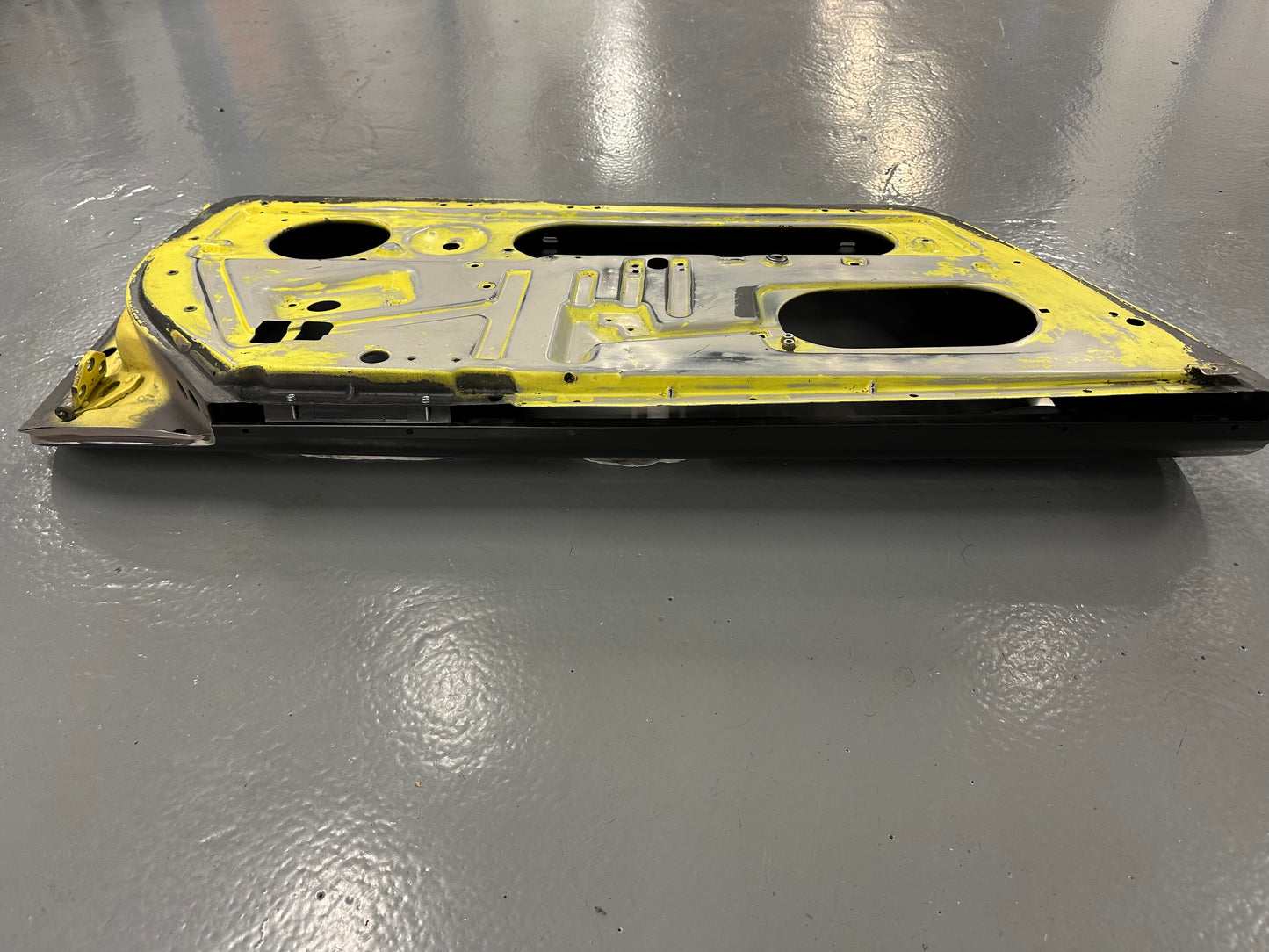 Genuine Porsche repaired LH door shell with new Dansk door skin for 911 F- & G-model (1965-1989)