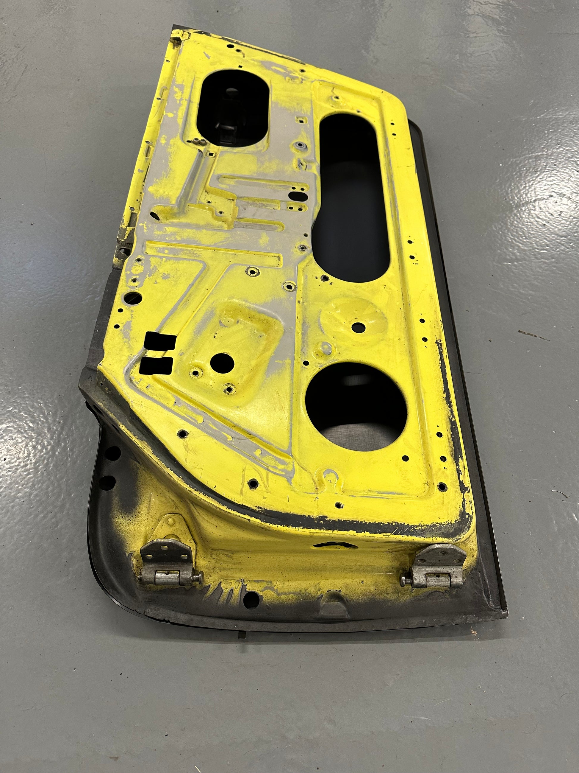 Genuine Porsche repaired RH door shell with new Dansk door skin for 911 F- & G-model (1965-1989)