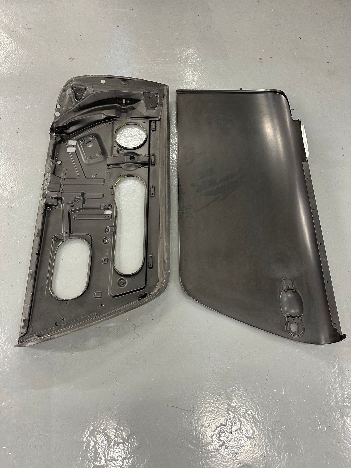 Genuine Porsche repaired RH door shell with new Dansk door skin for 911 F- & G-model (1965-1989)