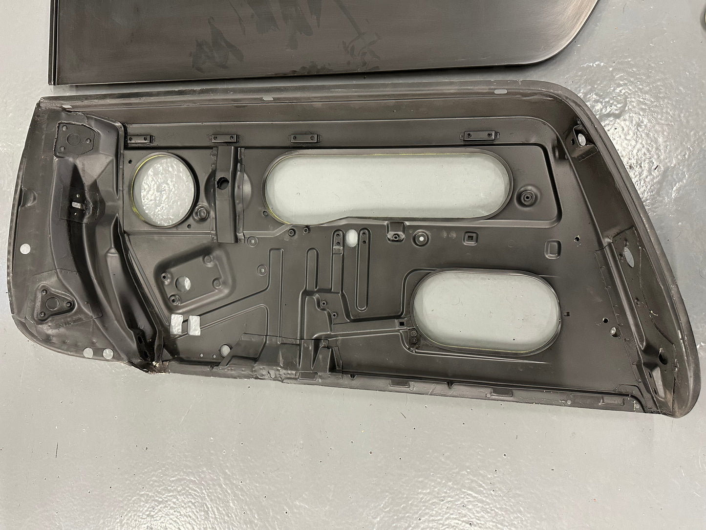 Genuine Porsche repaired RH door shell with new Dansk door skin for 911 F- & G-model (1965-1989)