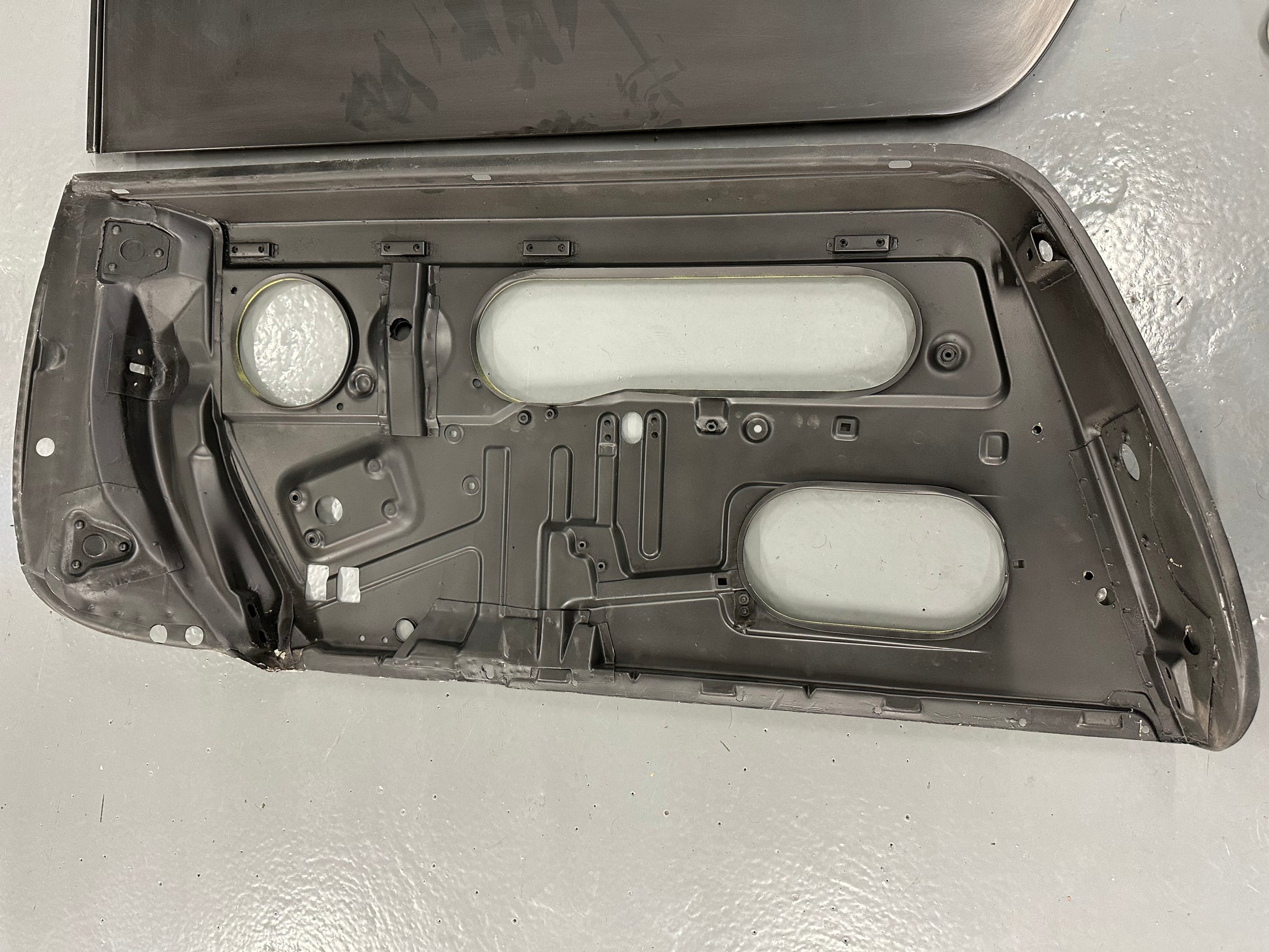 Genuine Porsche repaired RH door shell with new Dansk door skin for 911 F- & G-model (1965-1989)