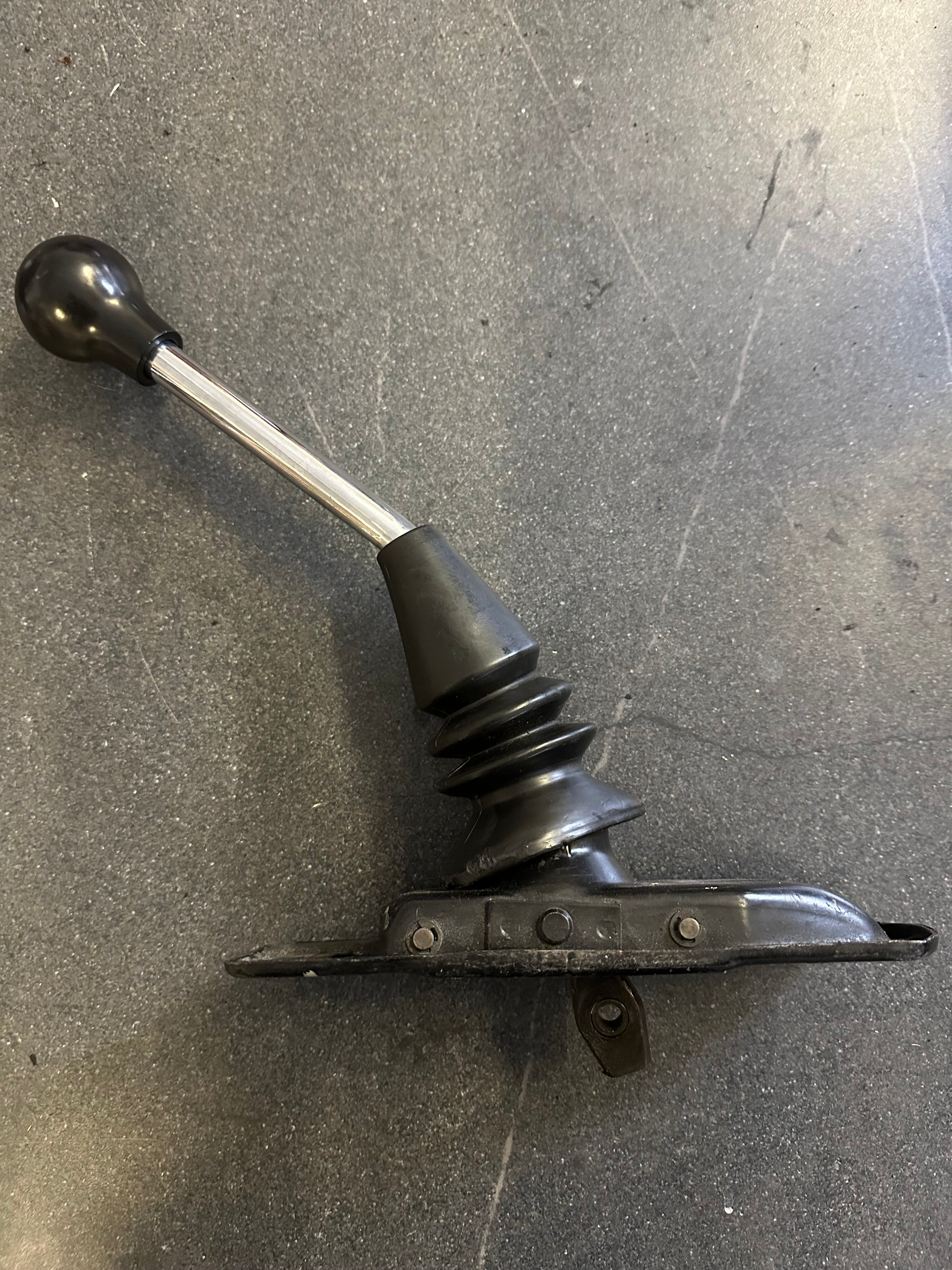 Genuine Porsche shifter for 914 (1973-on)
