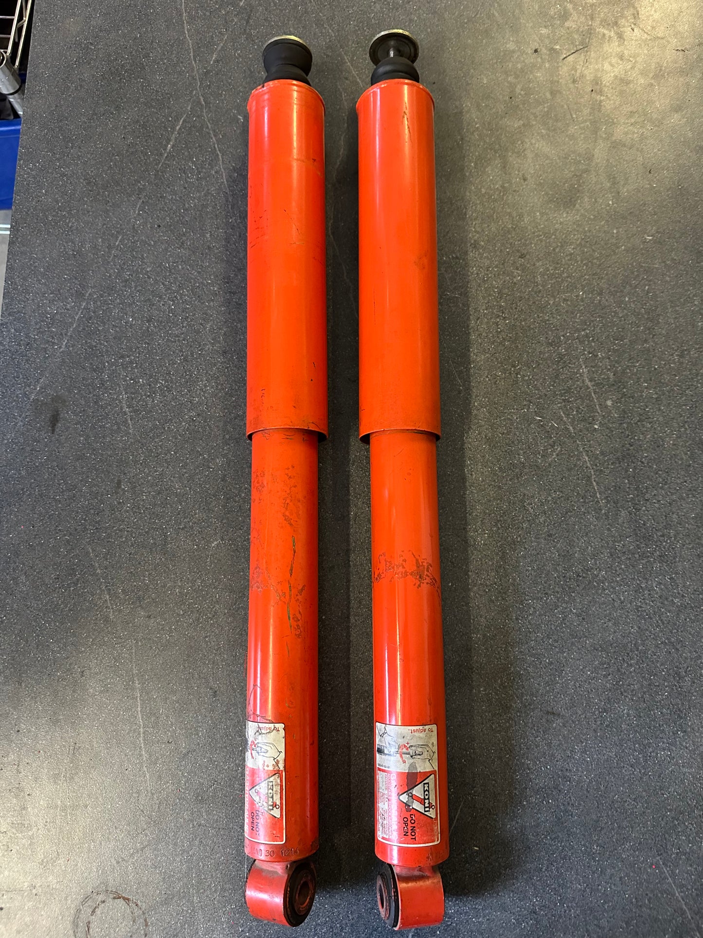 Pair of Koni adjustable Sport dampers for Porsche 911 F-model, 912 & G-model (1965-1977)