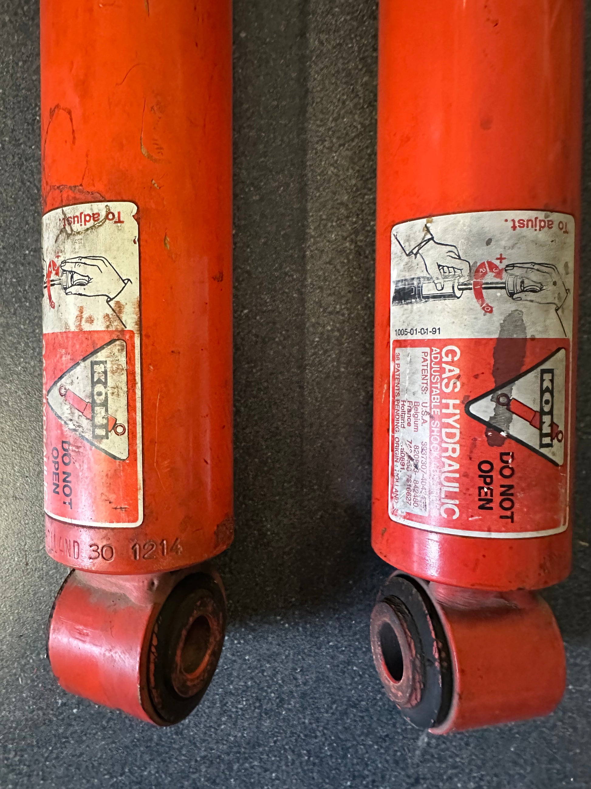 Pair of Koni adjustable Sport dampers for Porsche 911 F-model, 912 & G-model (1965-1977)