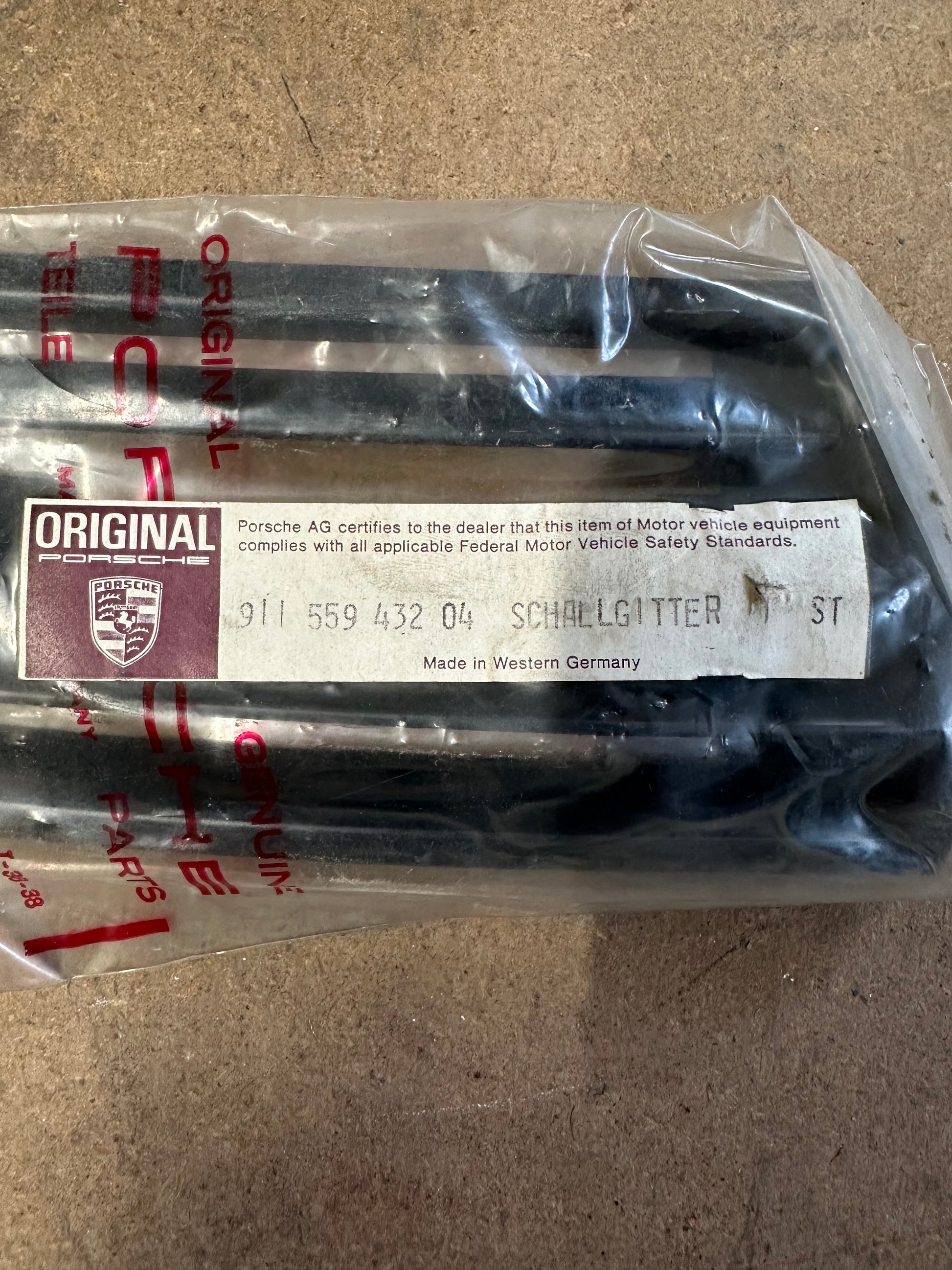 Pair of NOS genuine Porsche through-grille additional headlamps / fog lights - option M 433 for Carrera 2.7 RS