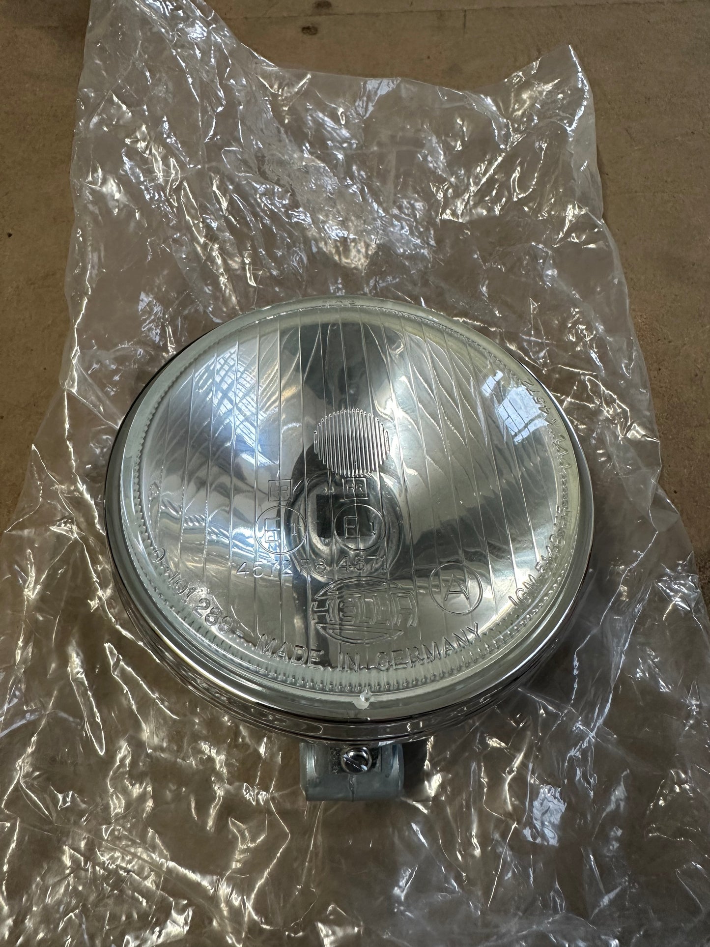 Pair of NOS genuine Porsche through-grille additional headlamps / fog lights - option M 433 for Carrera 2.7 RS