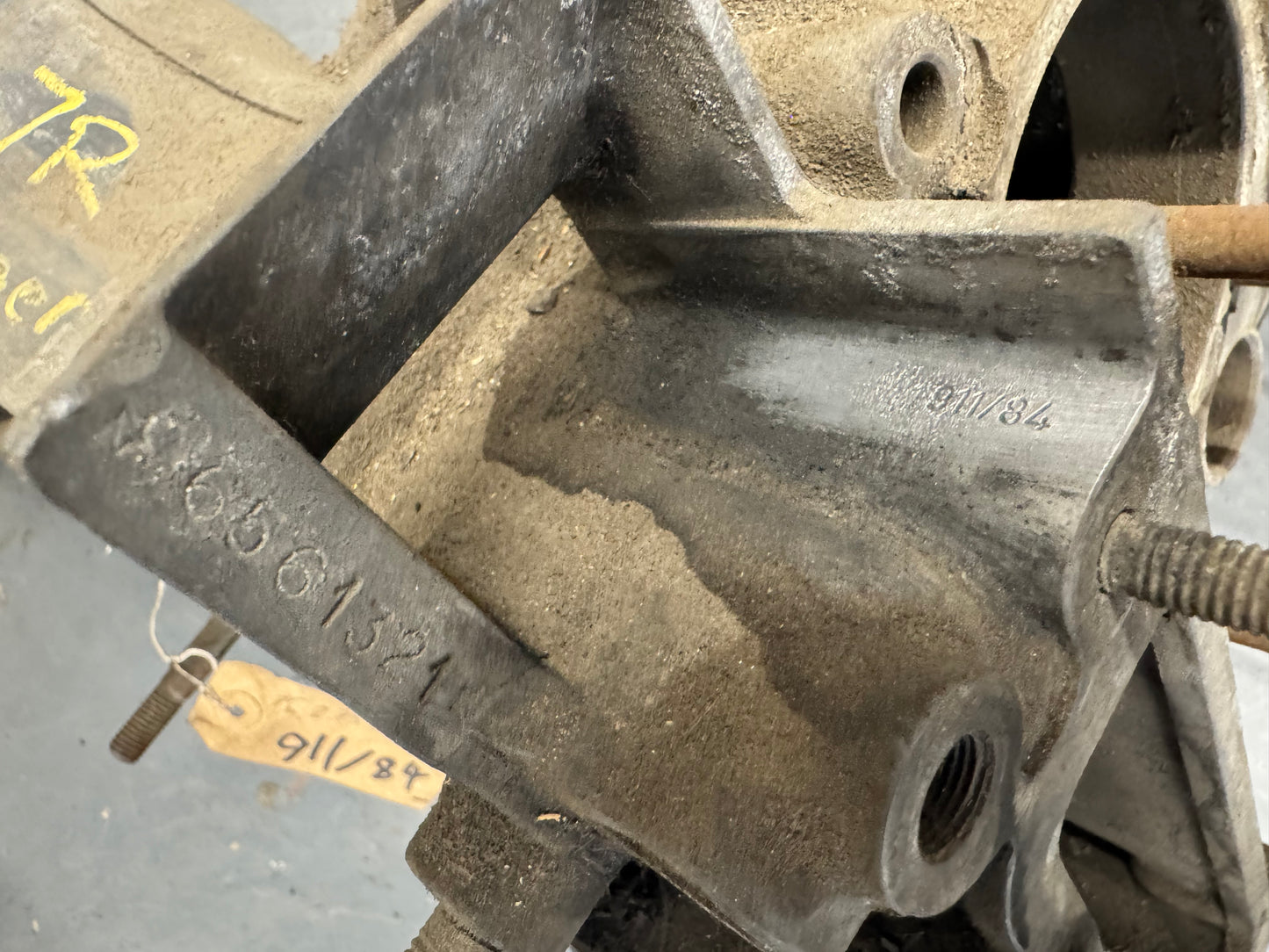 Pair of Porsche type 911/84 crankcases for 911 G-model 2.7l S (1976 MY / California)