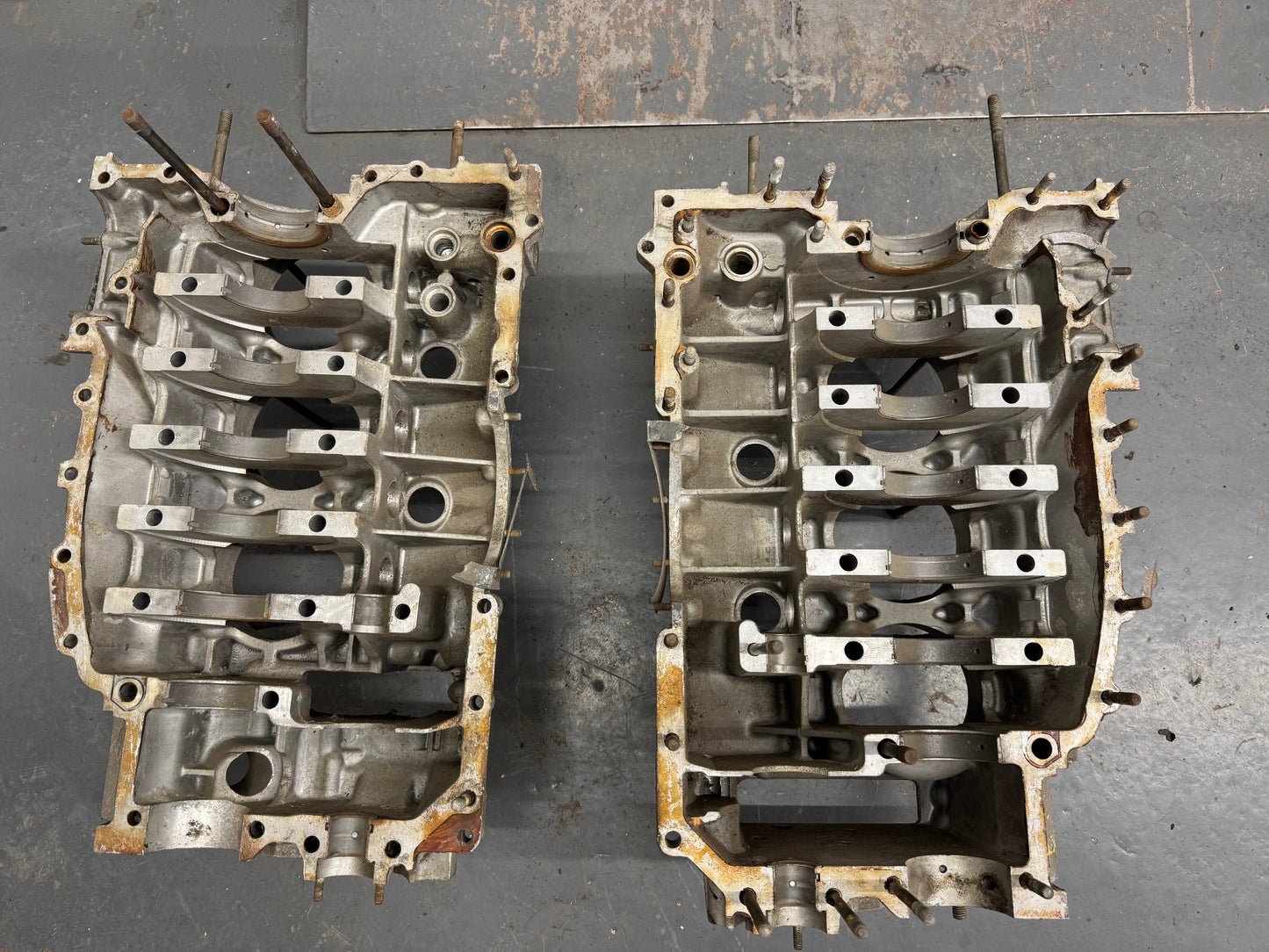 Pair of Porsche type 911/84 crankcases for 911 G-model 2.7l S (1976 MY / California)