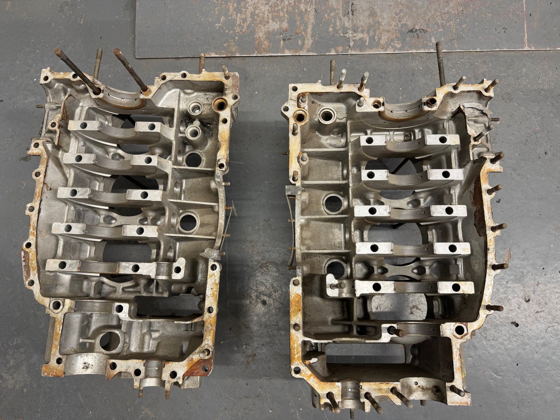 Pair of Porsche type 911/84 crankcases for 911 G-model 2.7l S (1976 MY / California)