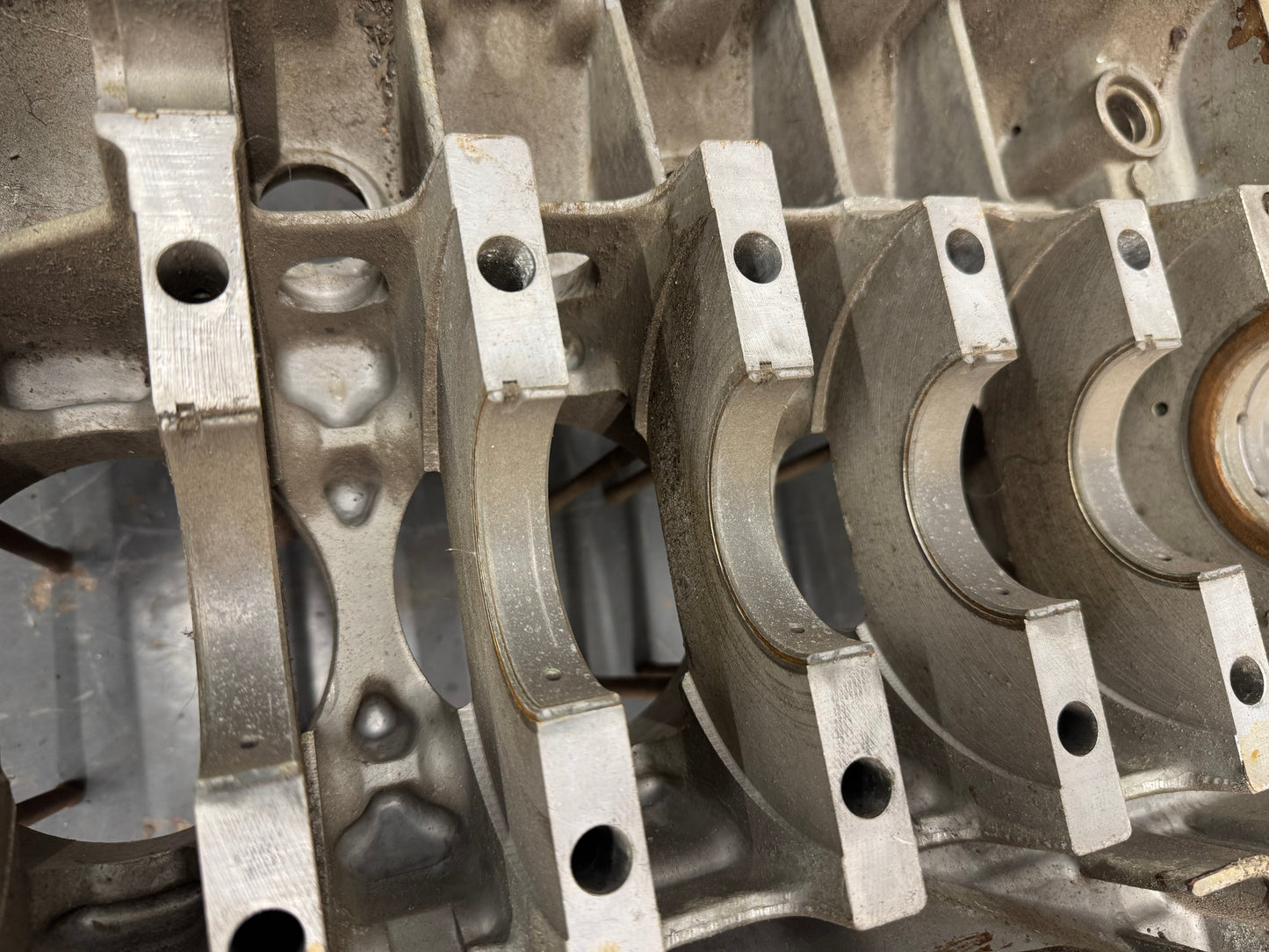 Pair of Porsche type 911/84 crankcases for 911 G-model 2.7l S (1976 MY / California)