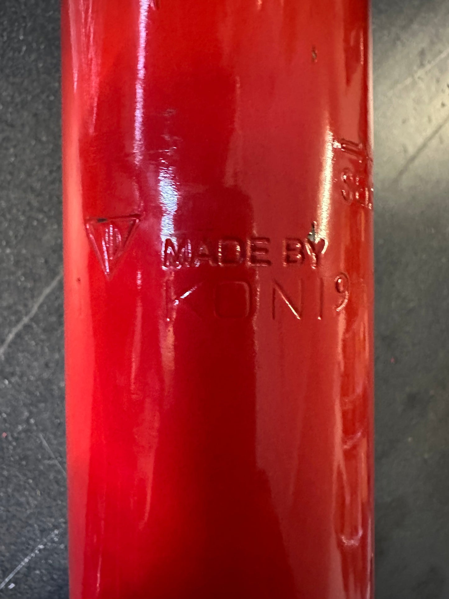 Pair of genuine Porsche Koni shock absorber struts for F- & G-model 911 (1972-1977)