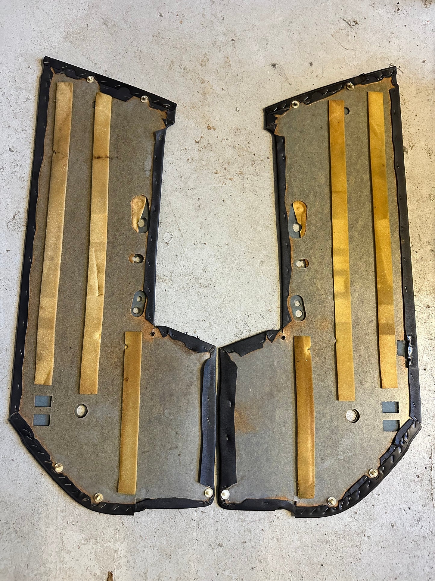 Pair of genuine Porsche door cards for 911 F-model (LHD) (1965-1973)