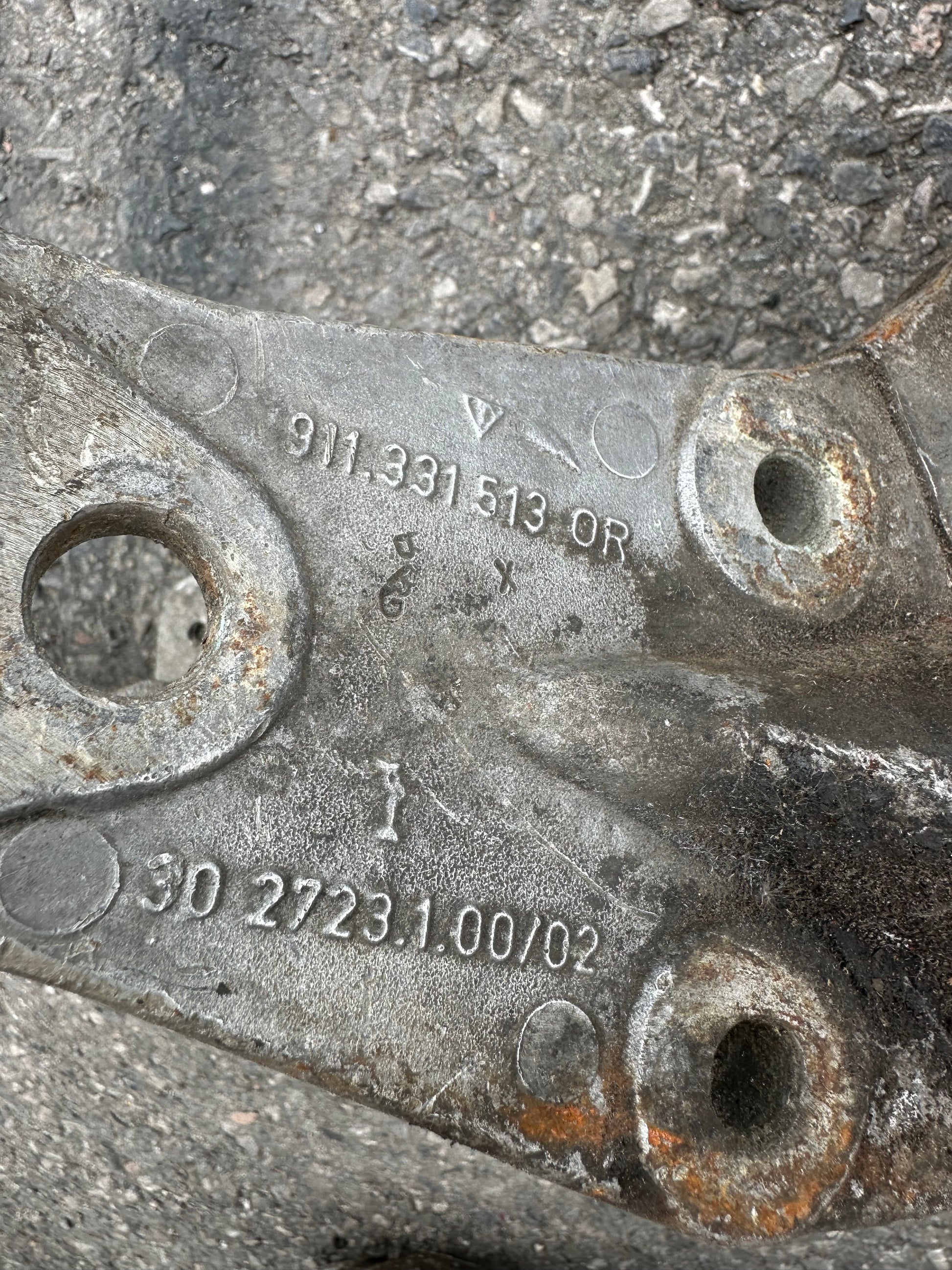 Pair of genuine Porsche rear trailing arms for 911 G-model (1974-77)