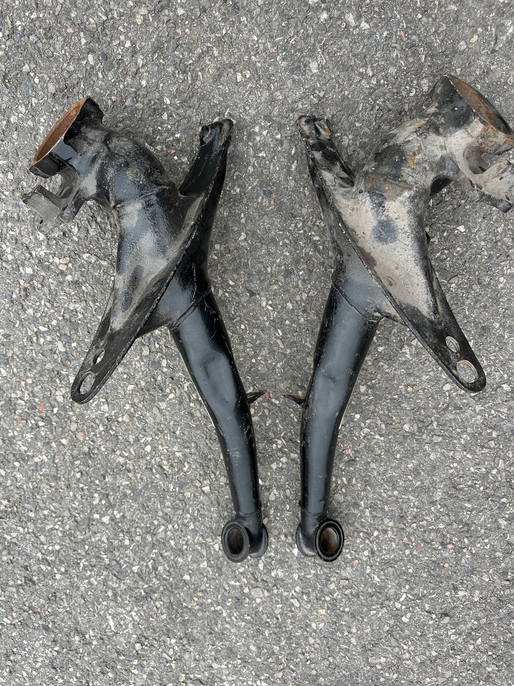 Pair of genuine Porsche trailing arms for 1965-68 911/912