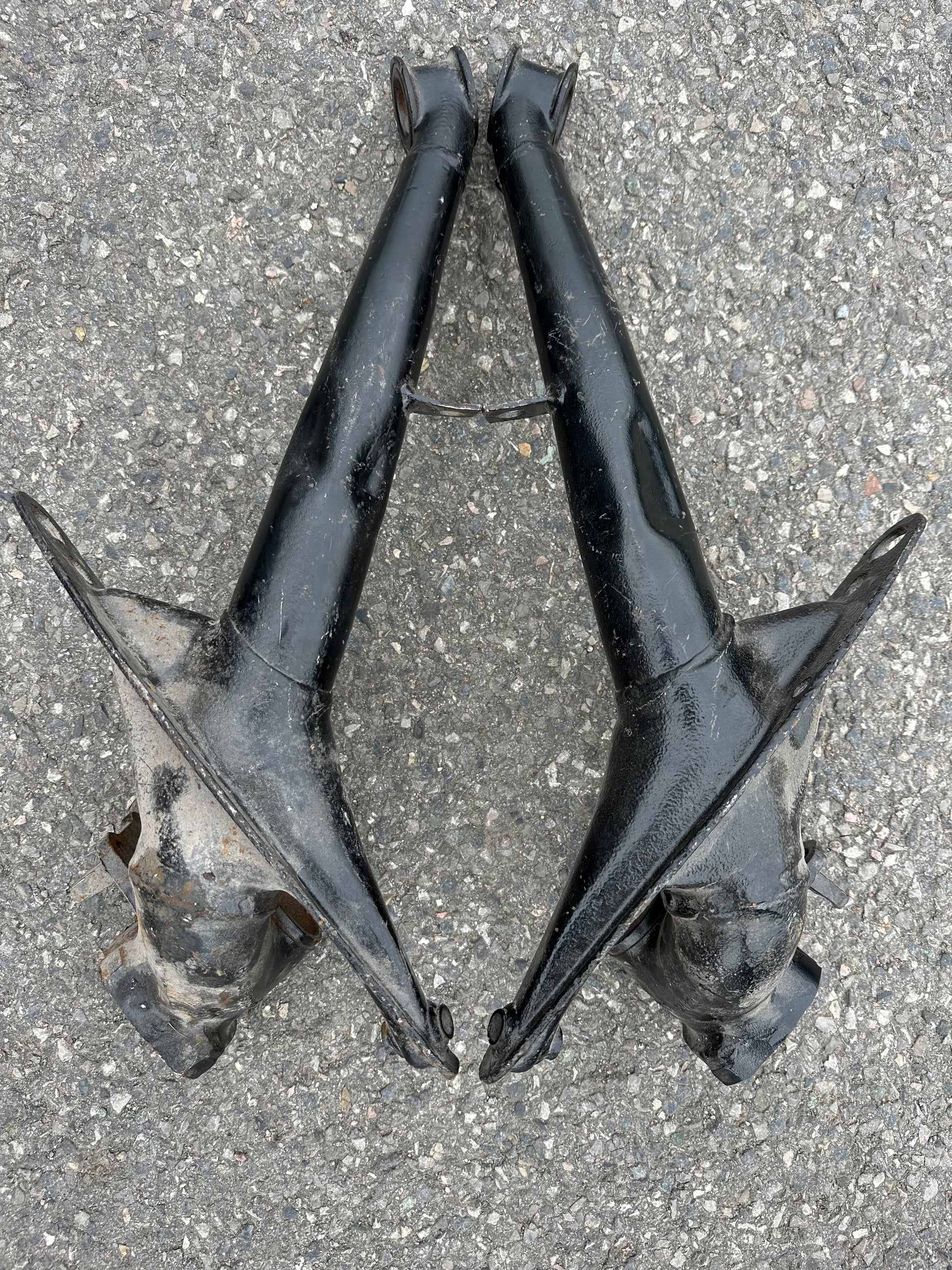 Pair of genuine Porsche trailing arms for 1965-68 911/912