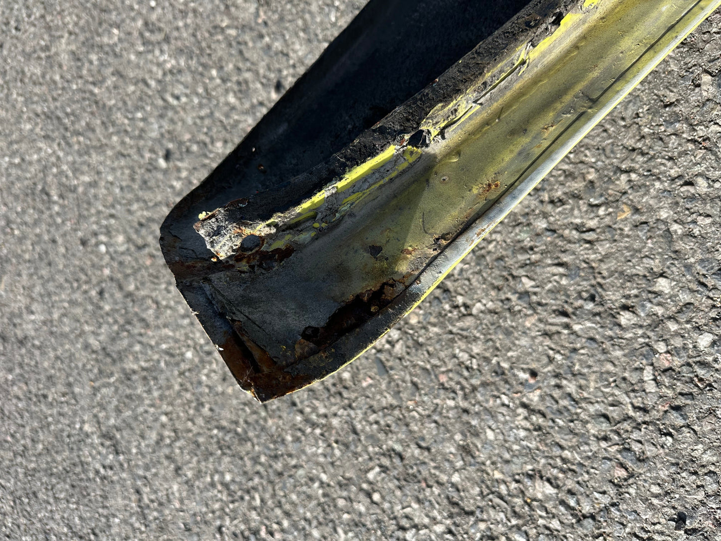 Pair of genuine Porsche wings for 911 (F-model), yellow - RH, p/n 901.503.032.23