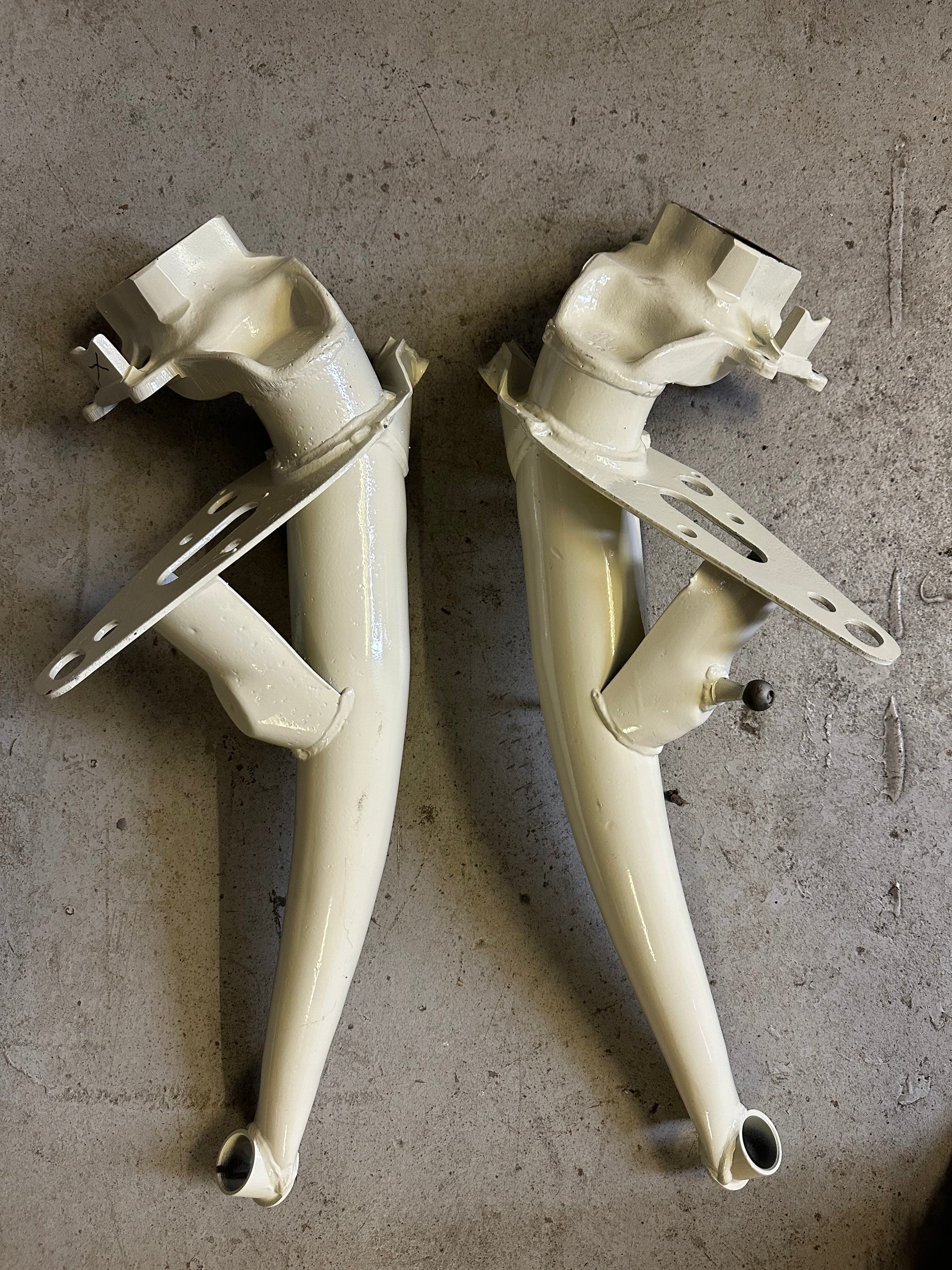 Pair of refurbished genuine Porsche rear-axle trailing arms for 911 F-model (1969-1973)