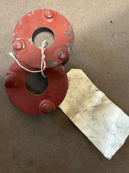 Pair securing plates for Cibié hood lamps