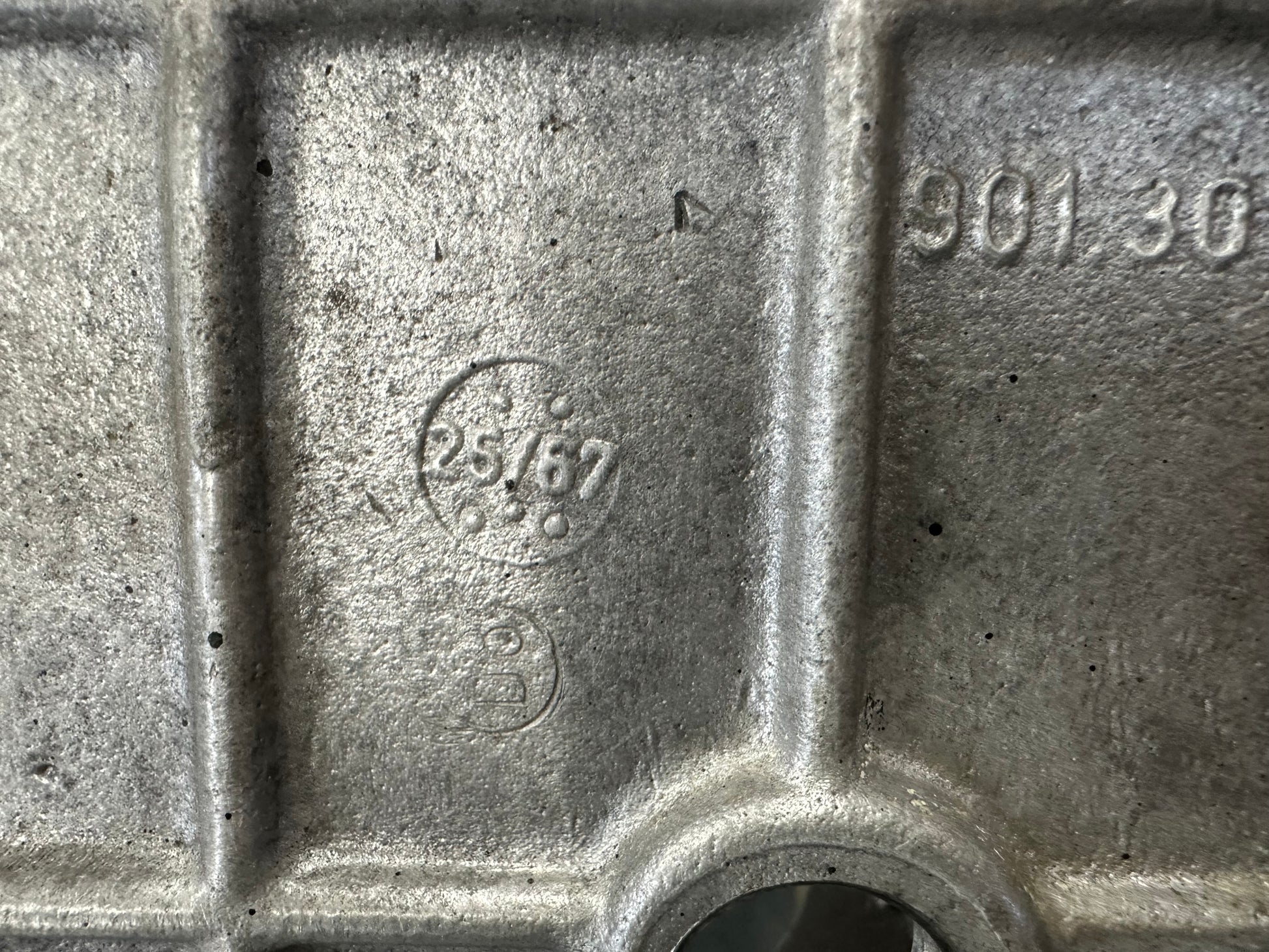 Porsche type 902.02 5-speed gearbox casing for 1968 MY 912 coupe
