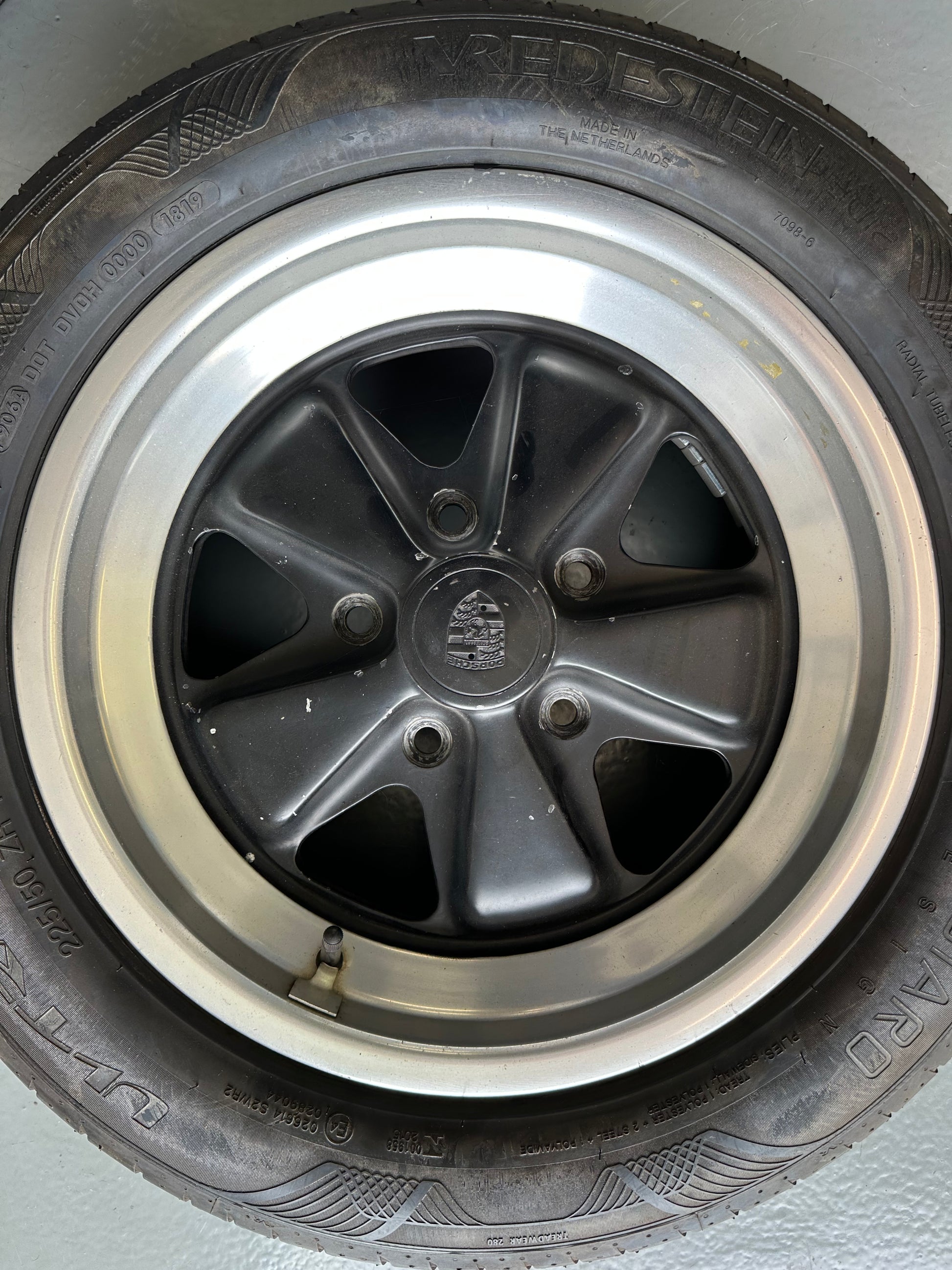 Set of 4 genuine Porsche 6J & 7J x 16" Fuchs rims for Porsche 911/930 (G-model) SC / 3.0l Carrera 1978-83 with hub caps & Vredenstein Ultrac Satin tyres, p/n 911.361.020.43 & 911.361.020.44