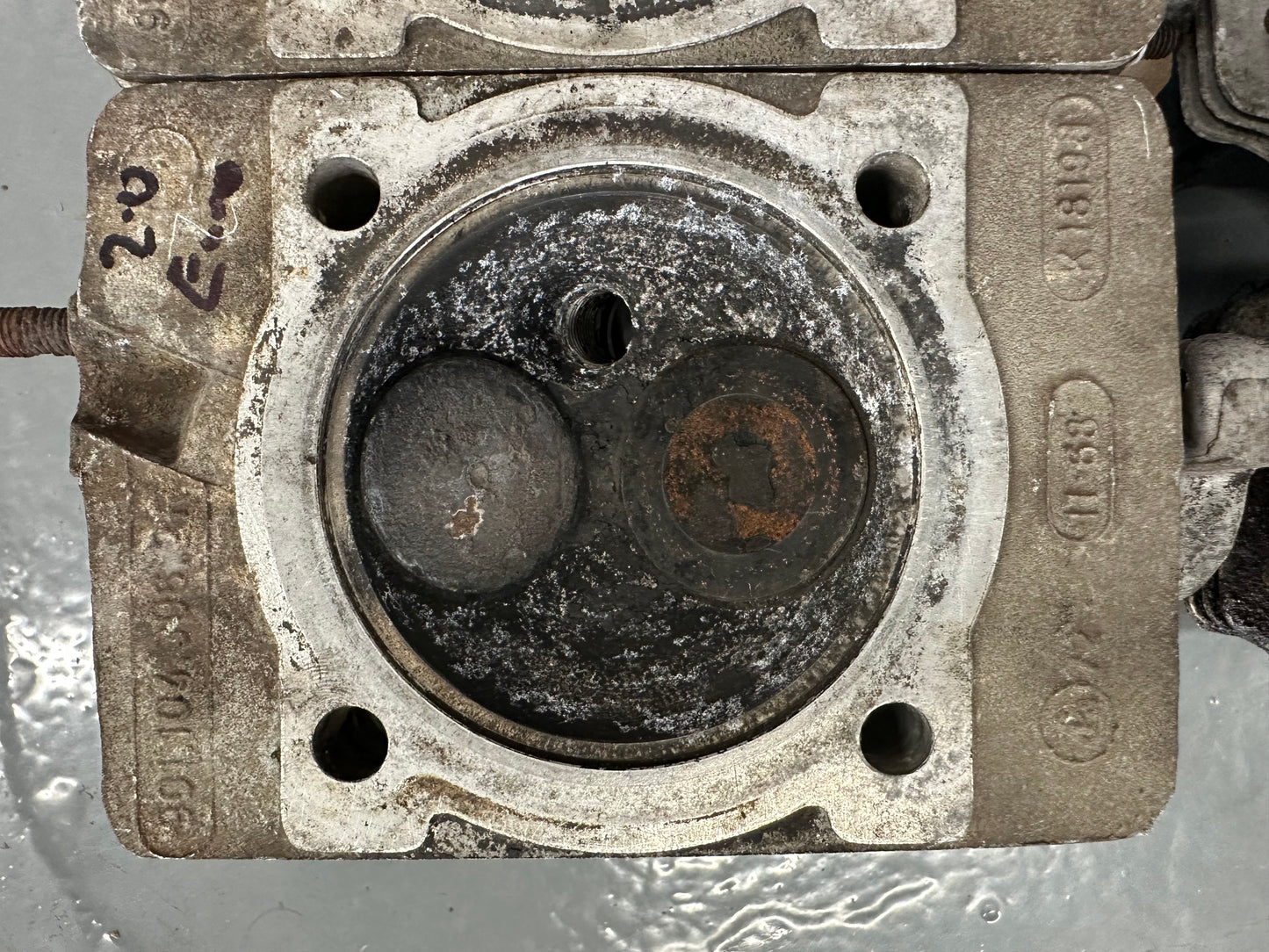 Set of 6 genuine Porsche cylinder heads for 1969 911 2.0l T (Euro)