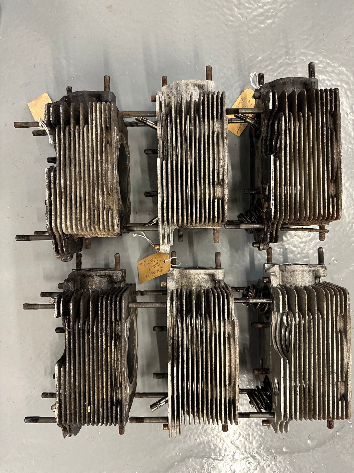 Set of 6 genuine Porsche cylinder heads for 1969 911 2.0l T (Euro)